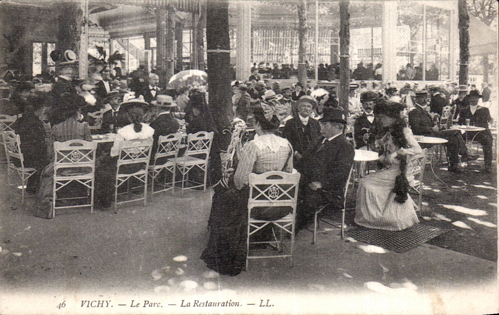 CPA Vichy Le Parc La Restauration