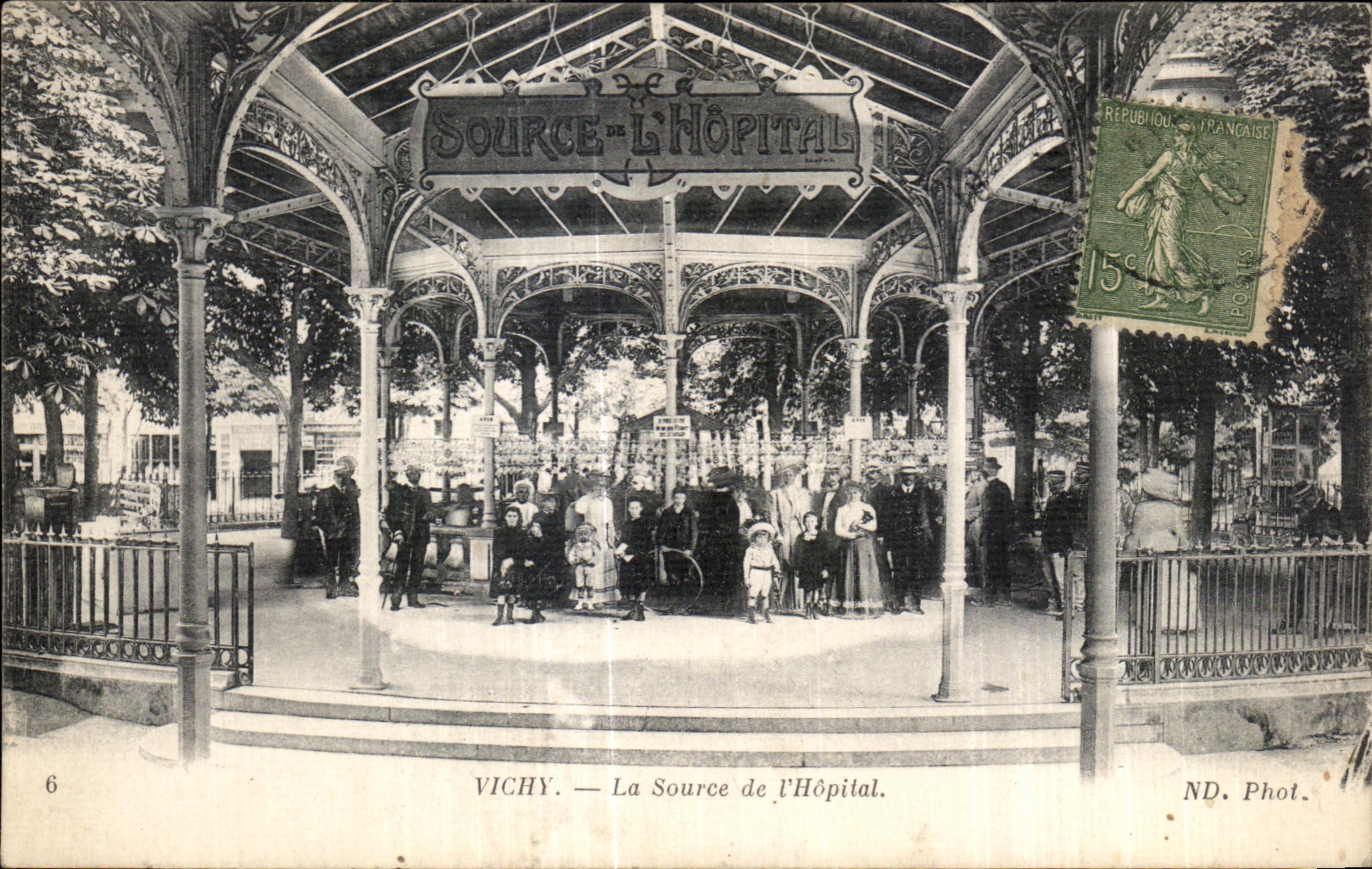 CPA Vichy La Source de I Hopital 