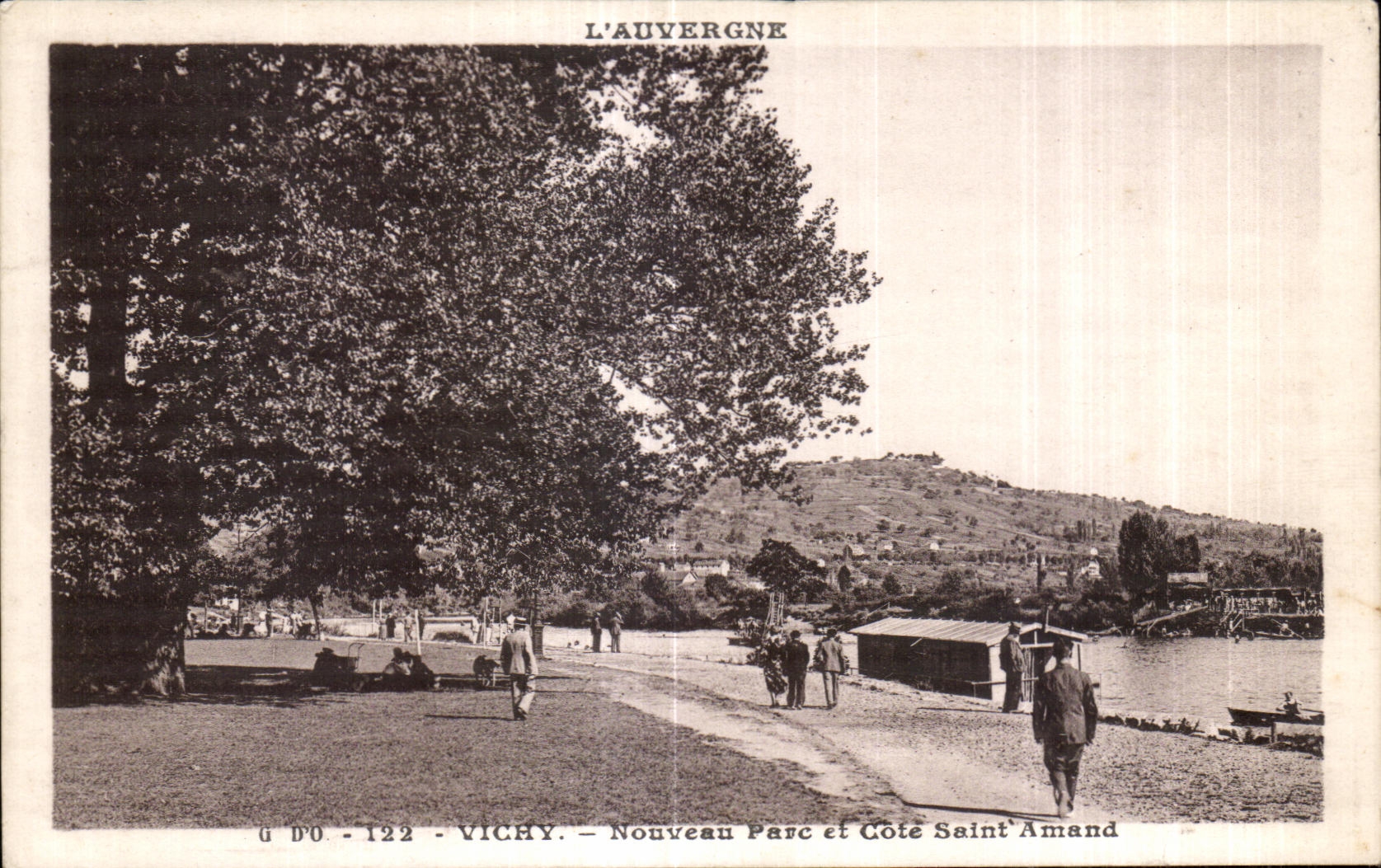 CPA Vichy Nonveau Parc et cote Saint Amand