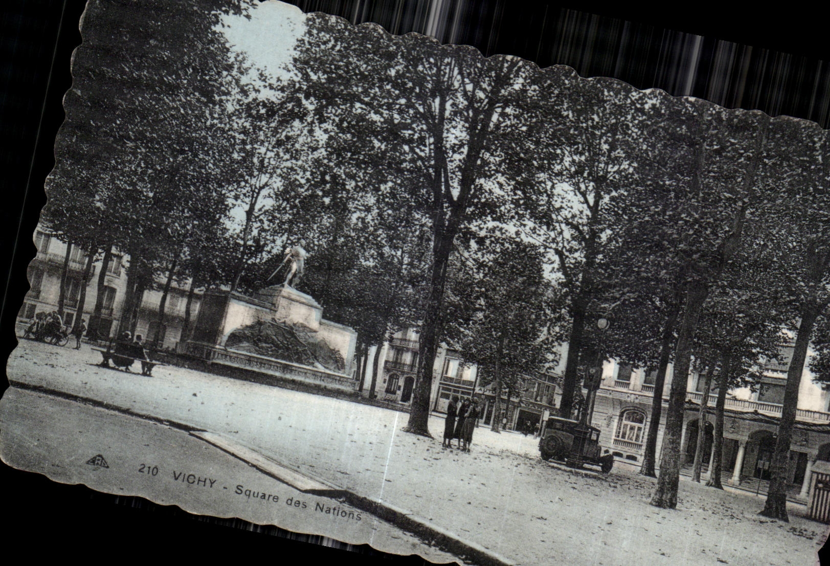 CPA Vichy Square des Nations