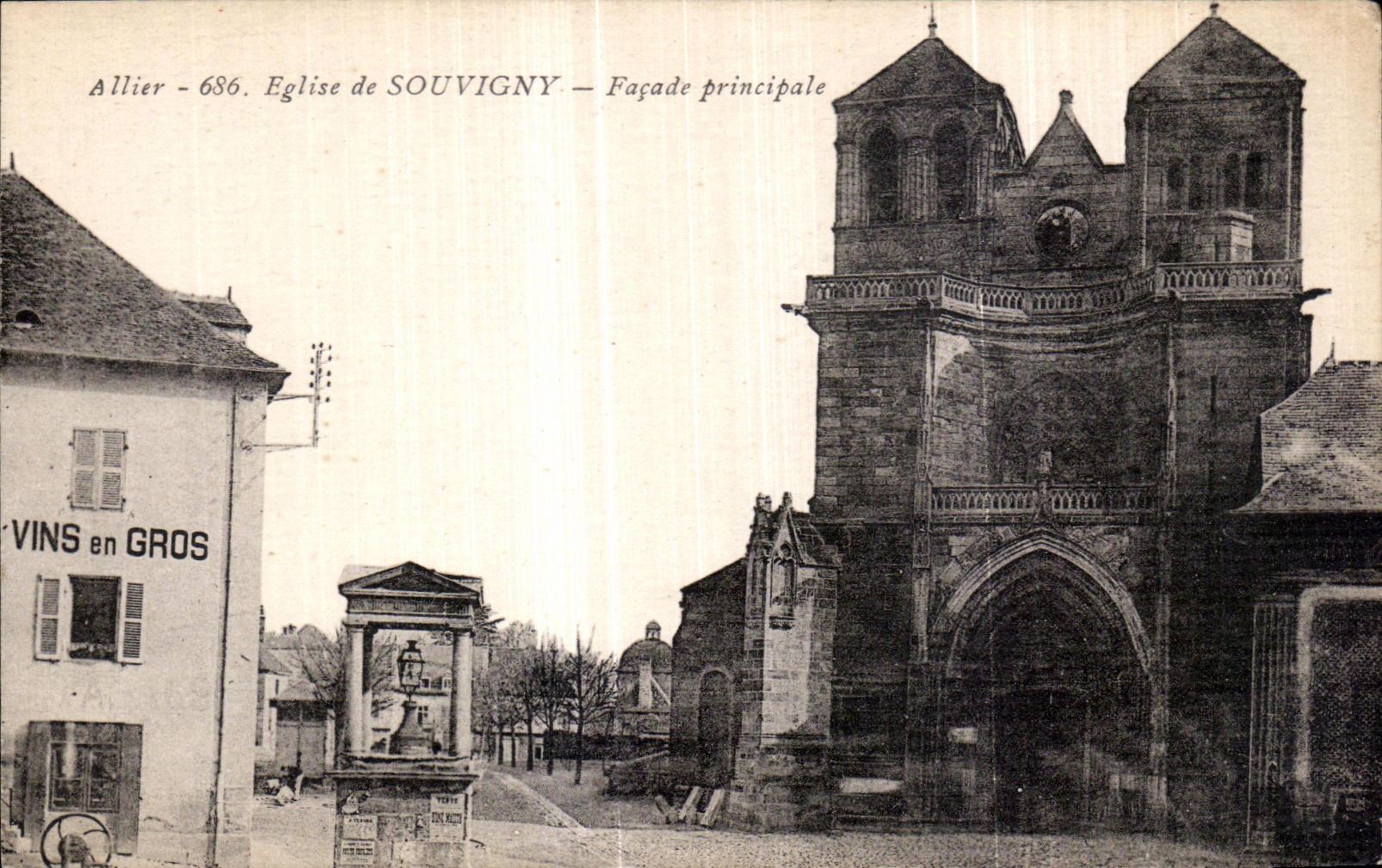 CPA Eglise de Souvigny Facade Principale