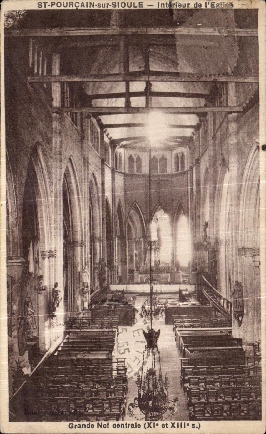CPA Grande Nef Centrale St pourcain sur Sioule Interieur de l eglise