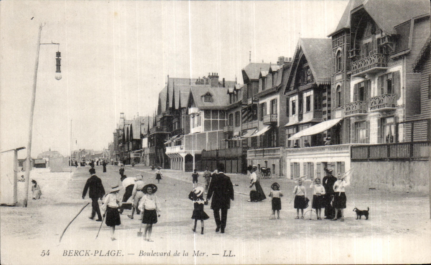CPA Berck Plage Boulevard de la Mer Enfants