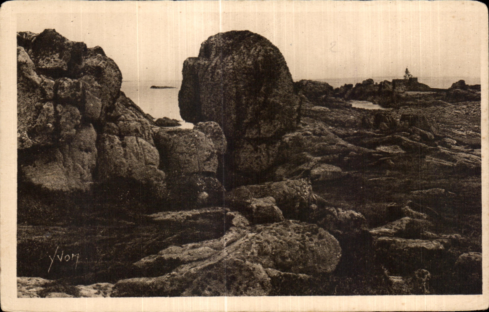 CPA Ile de Brehat La Rochers et Phare du Paon