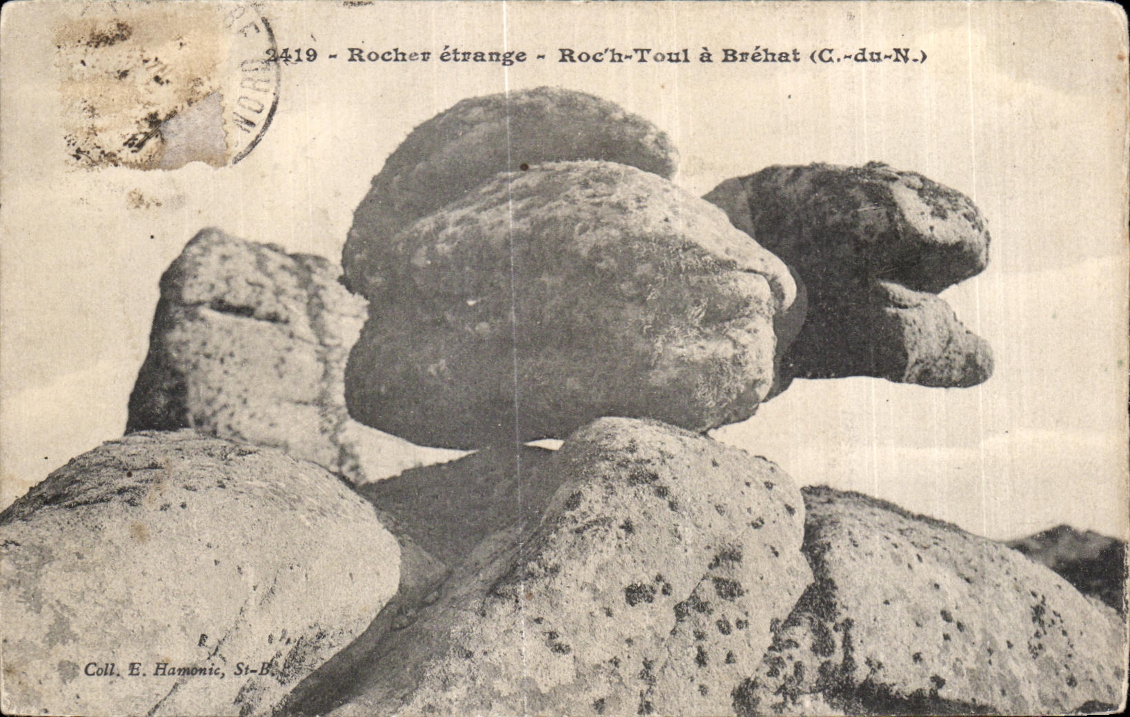 CPA Rochers etrange Roc h Toul a Brehat