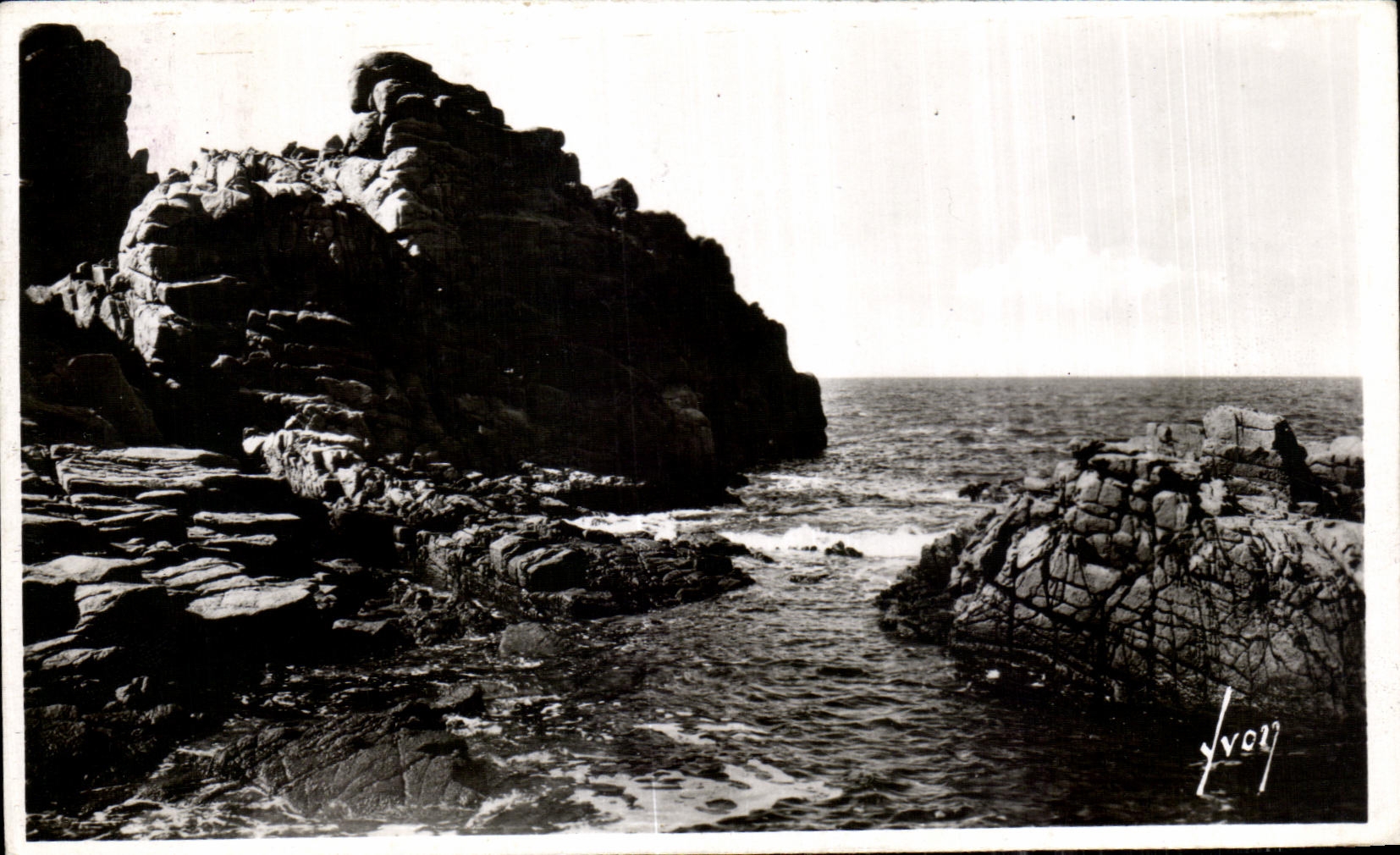 CPA Ile de Brehat Les rochers de la cote de granit
