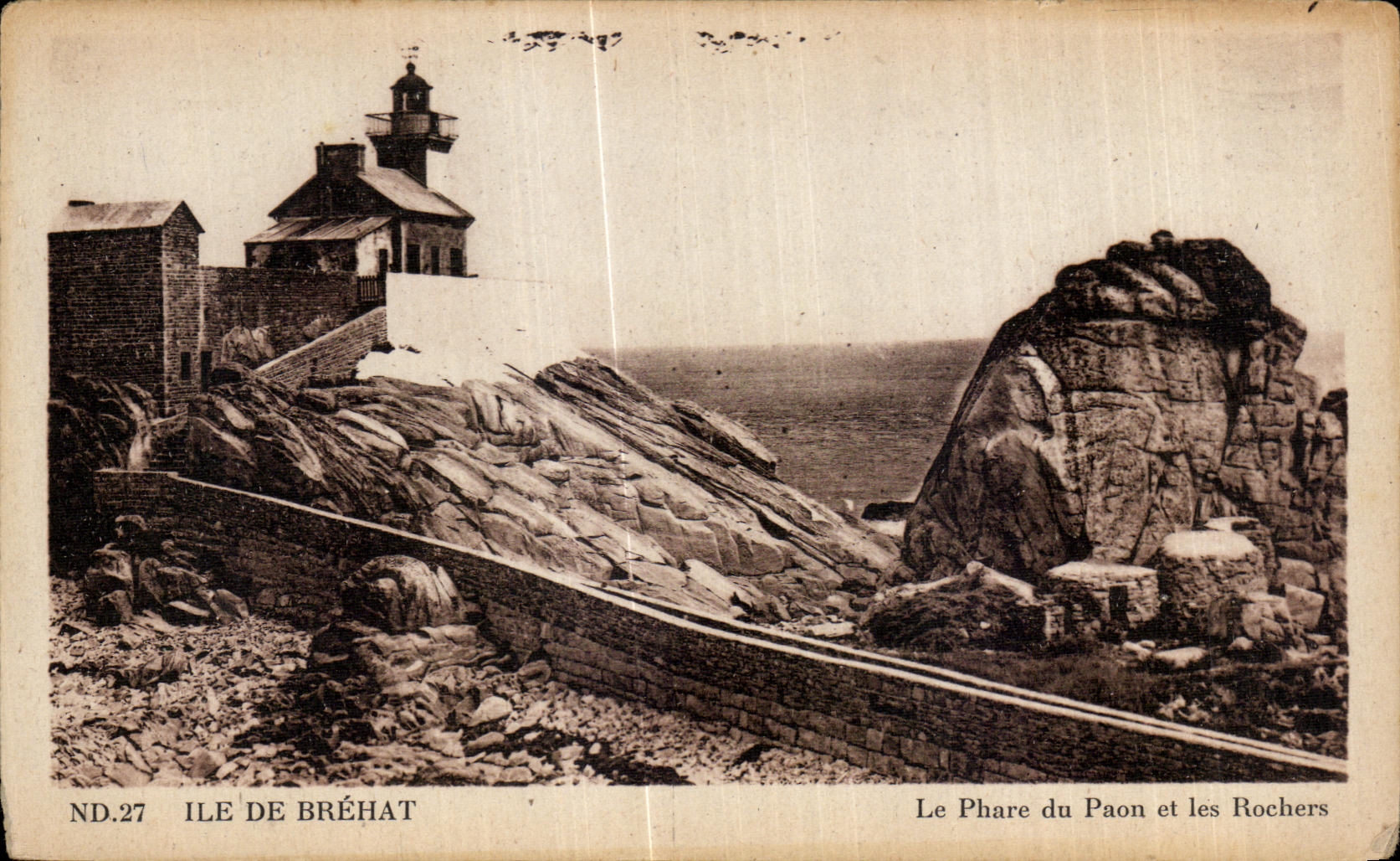 CPA Ile de Brehat Le Phare du Paon et les Rochers Lighthouse