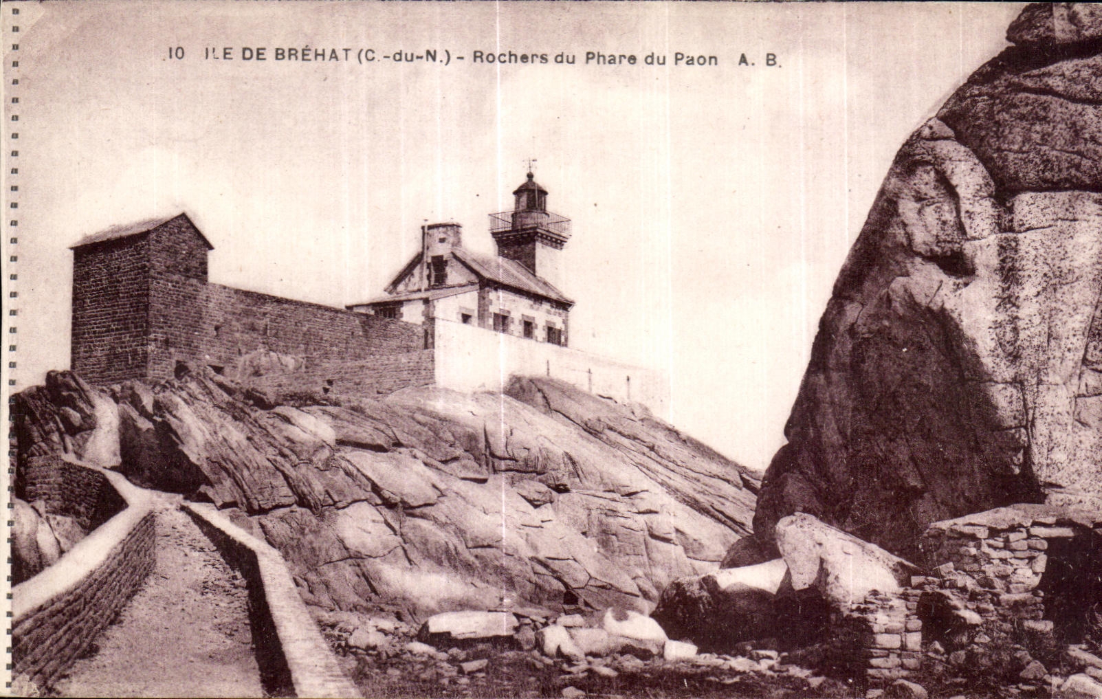 CPA Ile de Brehat Rochers du Phare du Paon Lighthouse
