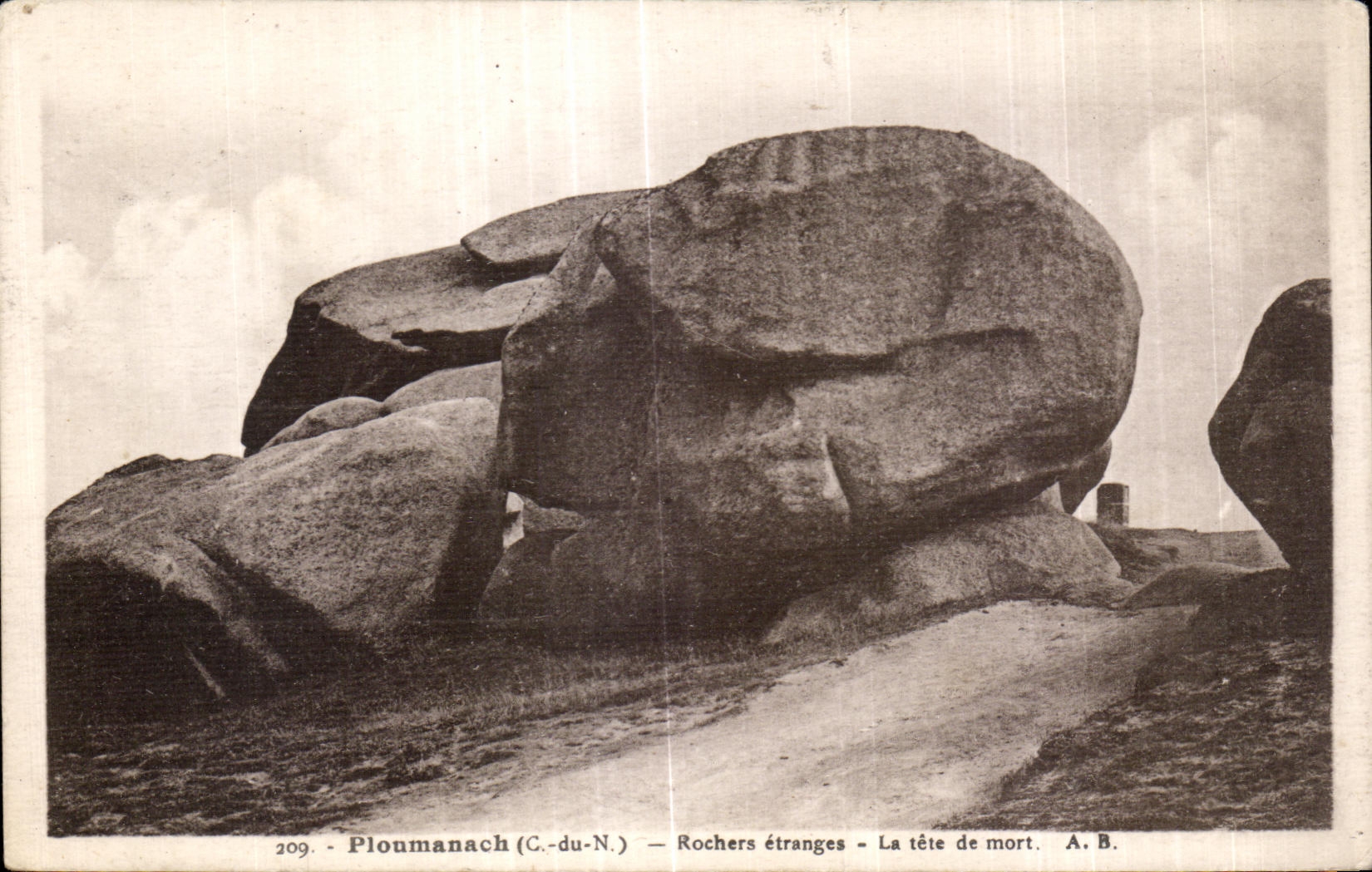 CPA Ploumanac h Rochers etranges La tete de mort