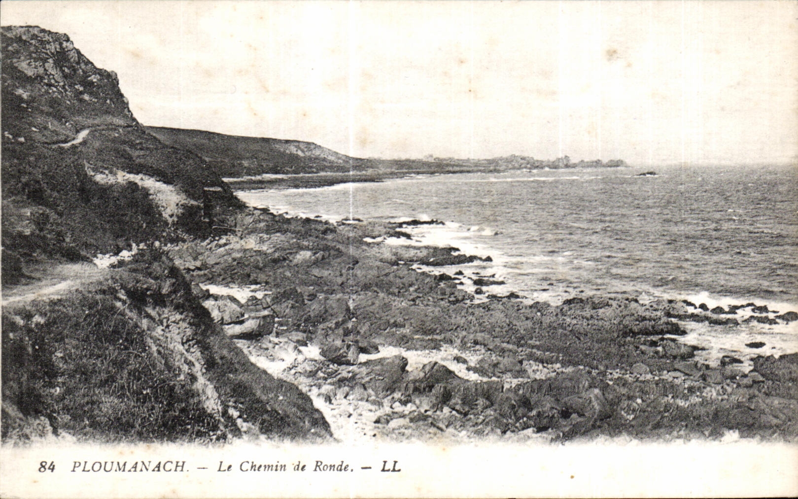 CPA Ploumanac h Le Chemin de Ronde