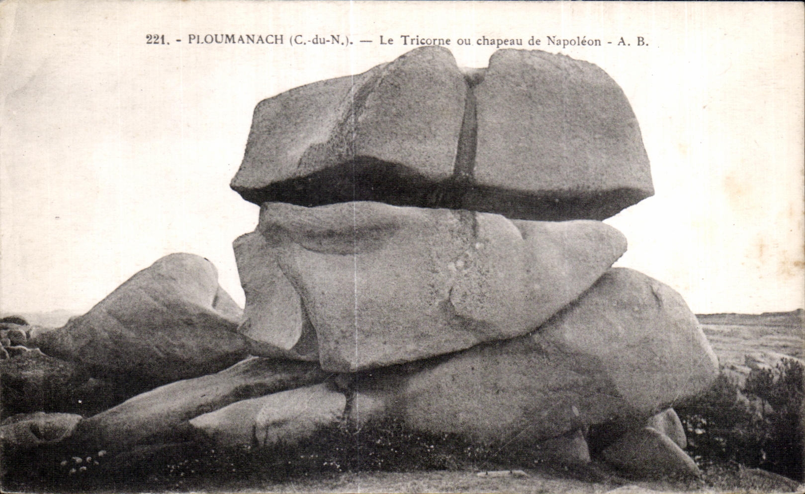 CPA Ploumanac h Le Tricorne ou chapeau de Napoleon