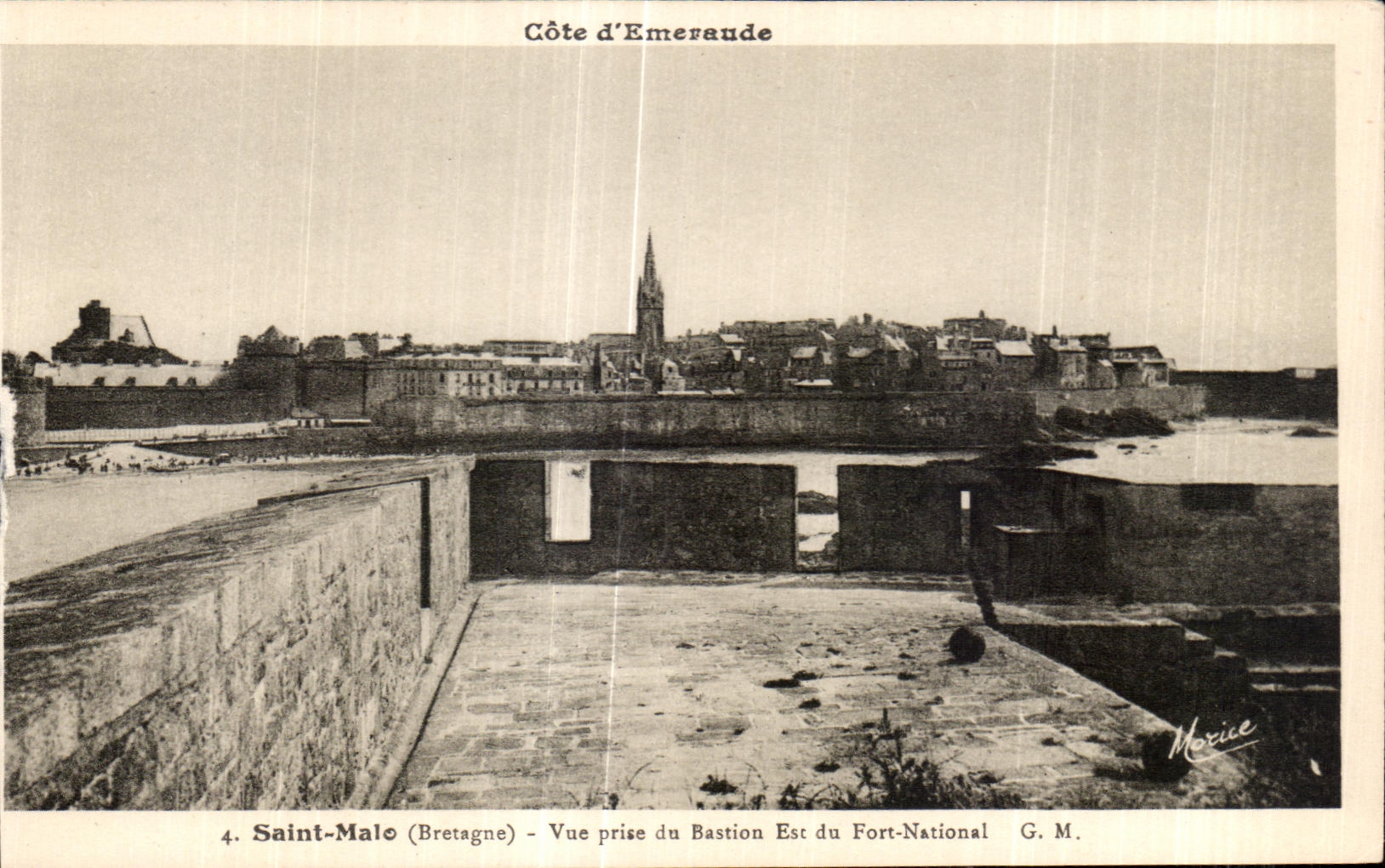 CPA Saint Malo Vue prise du Bastion Est du Fort National