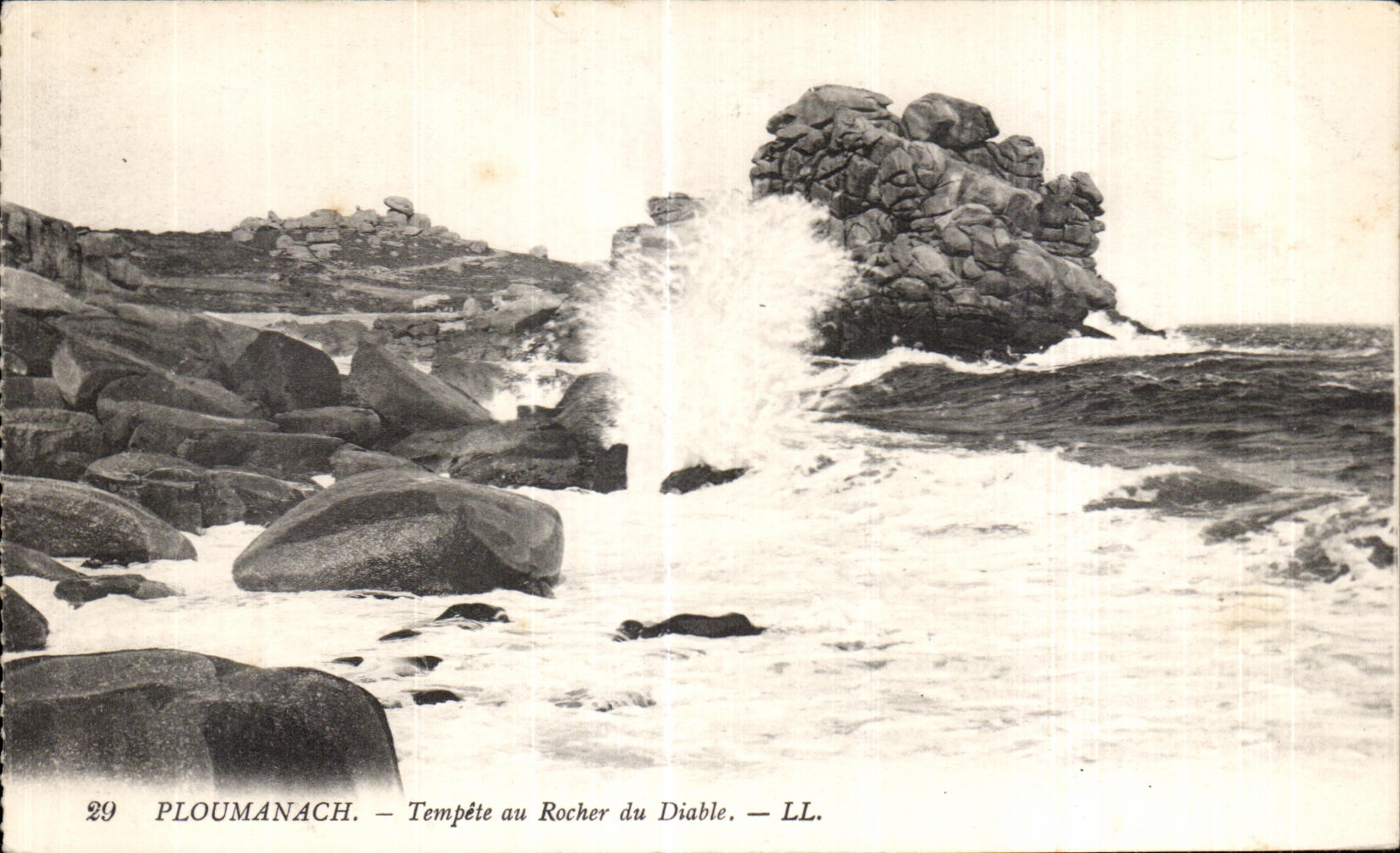 CPA Ploumanac h Tempeta au Rocher du Diable