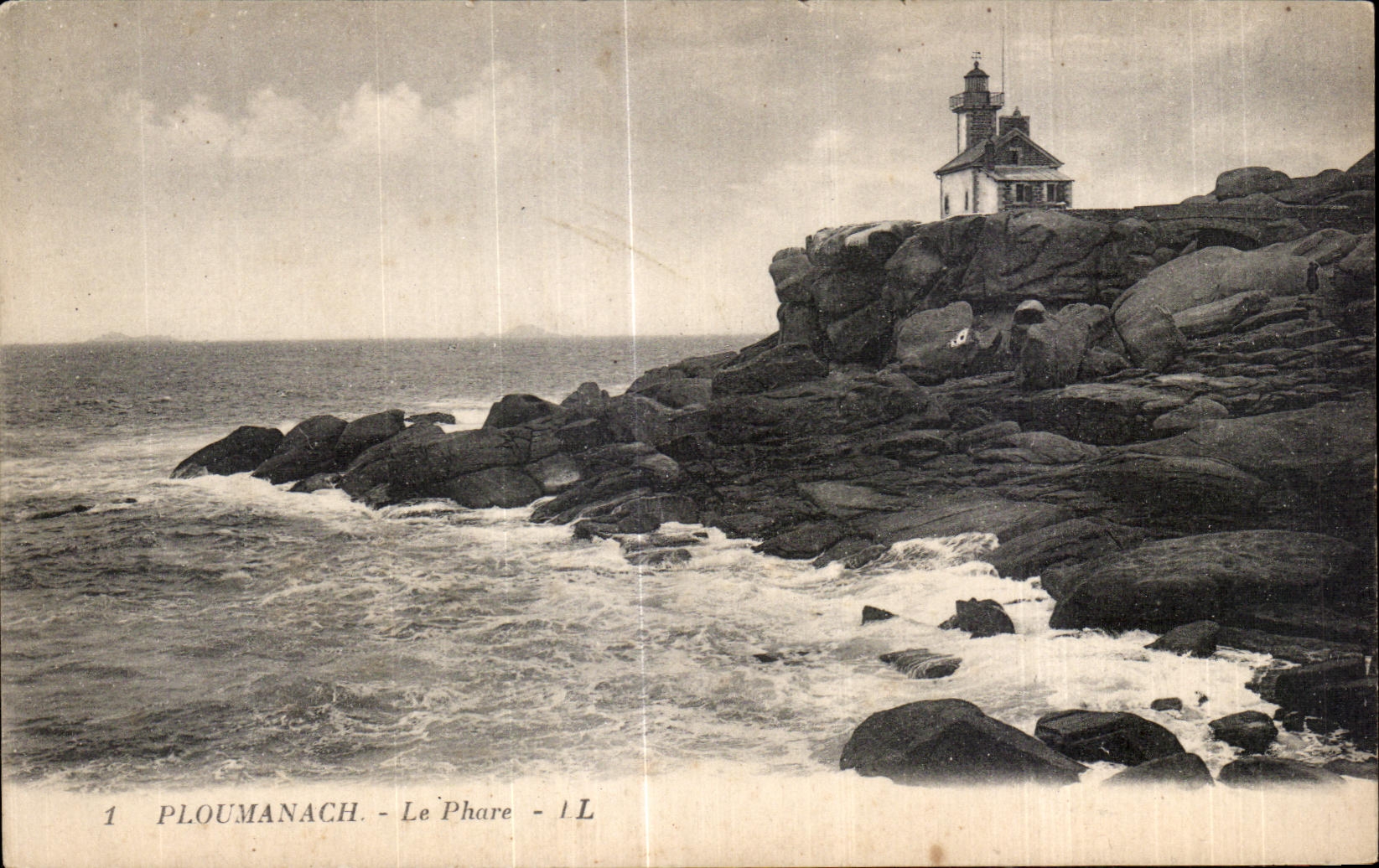 CPA Ploumanac h Le Phare