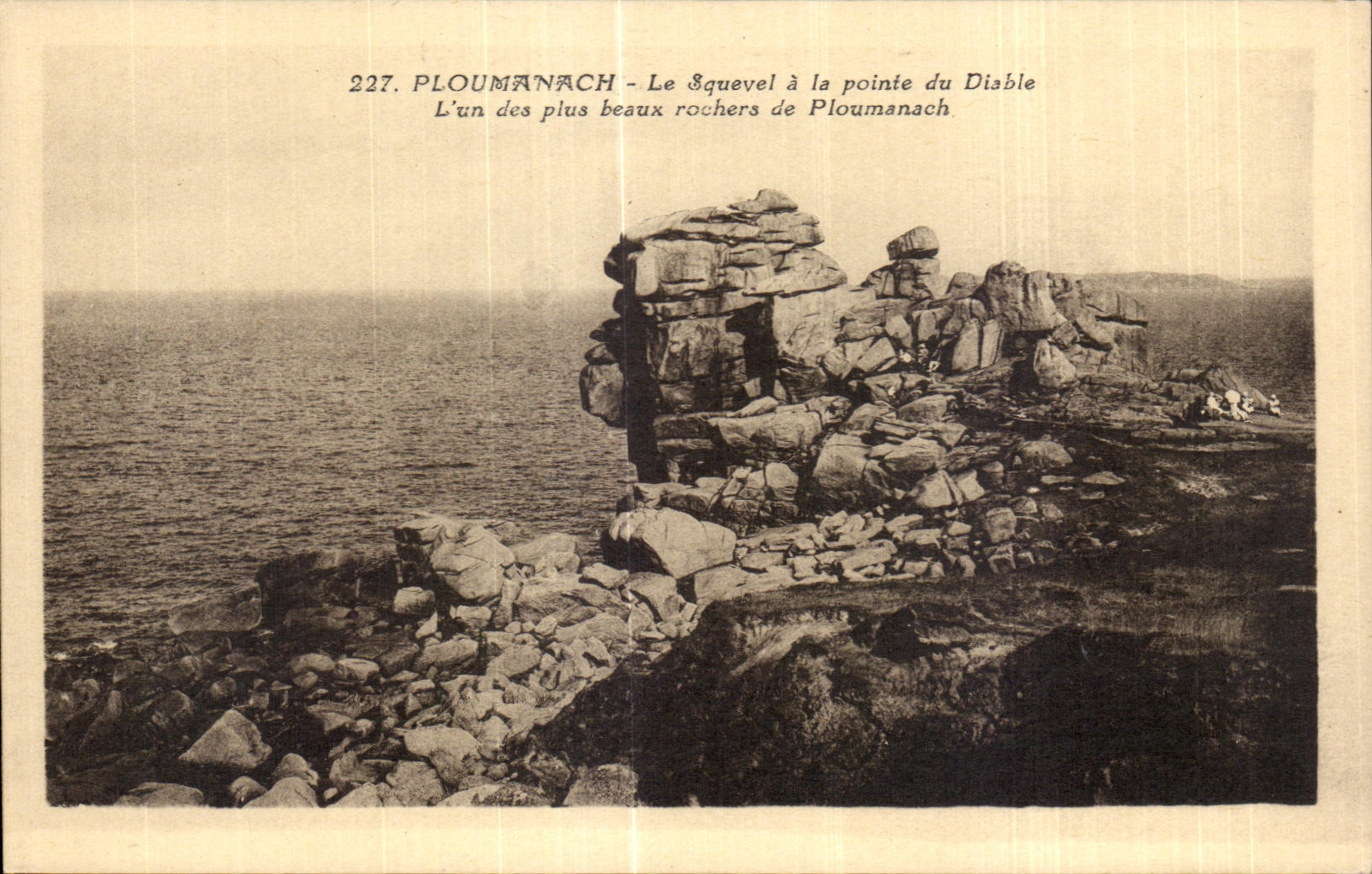 CPA Ploumanac h Le Squevel a la pointe du Diable