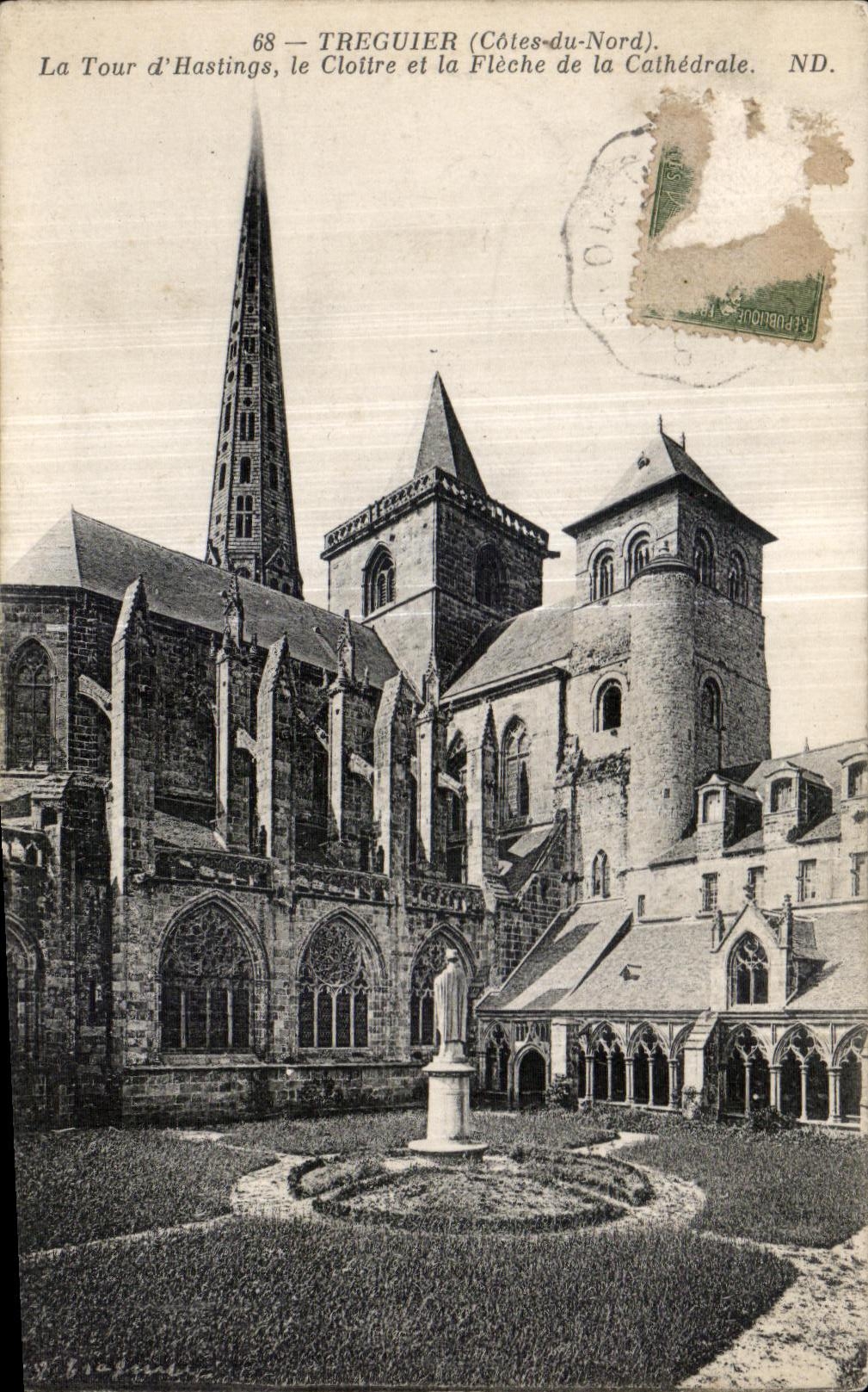 CPA Treguier LA Tour d Hastings le Cloltre et la Fleche de la Cathidrale