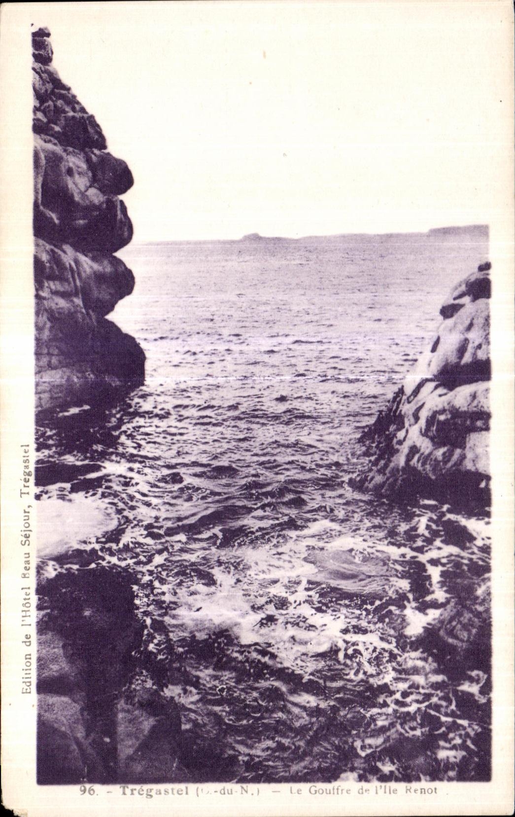 CPA Tregastel (C du N) Le Gouffre de I lle Renot