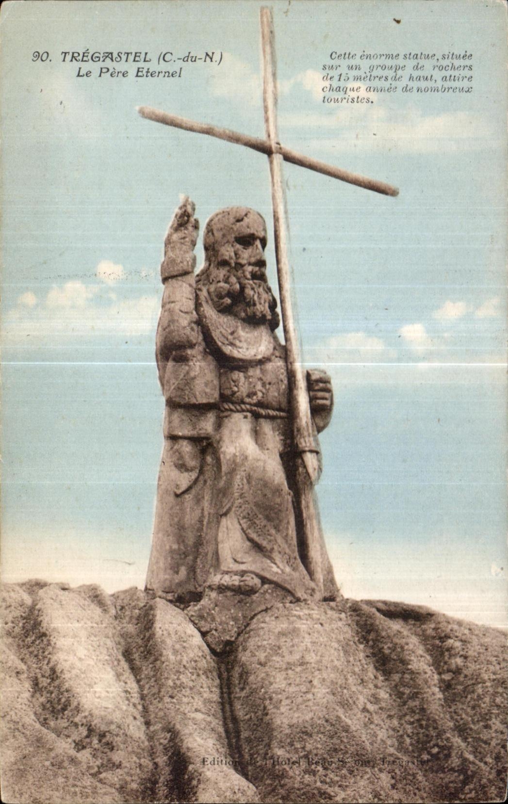 CPA Tregastel Le Pere Eternel Cette enoeme statue situde sur un groups de rochers de 15 meers de haut attive chaque anne