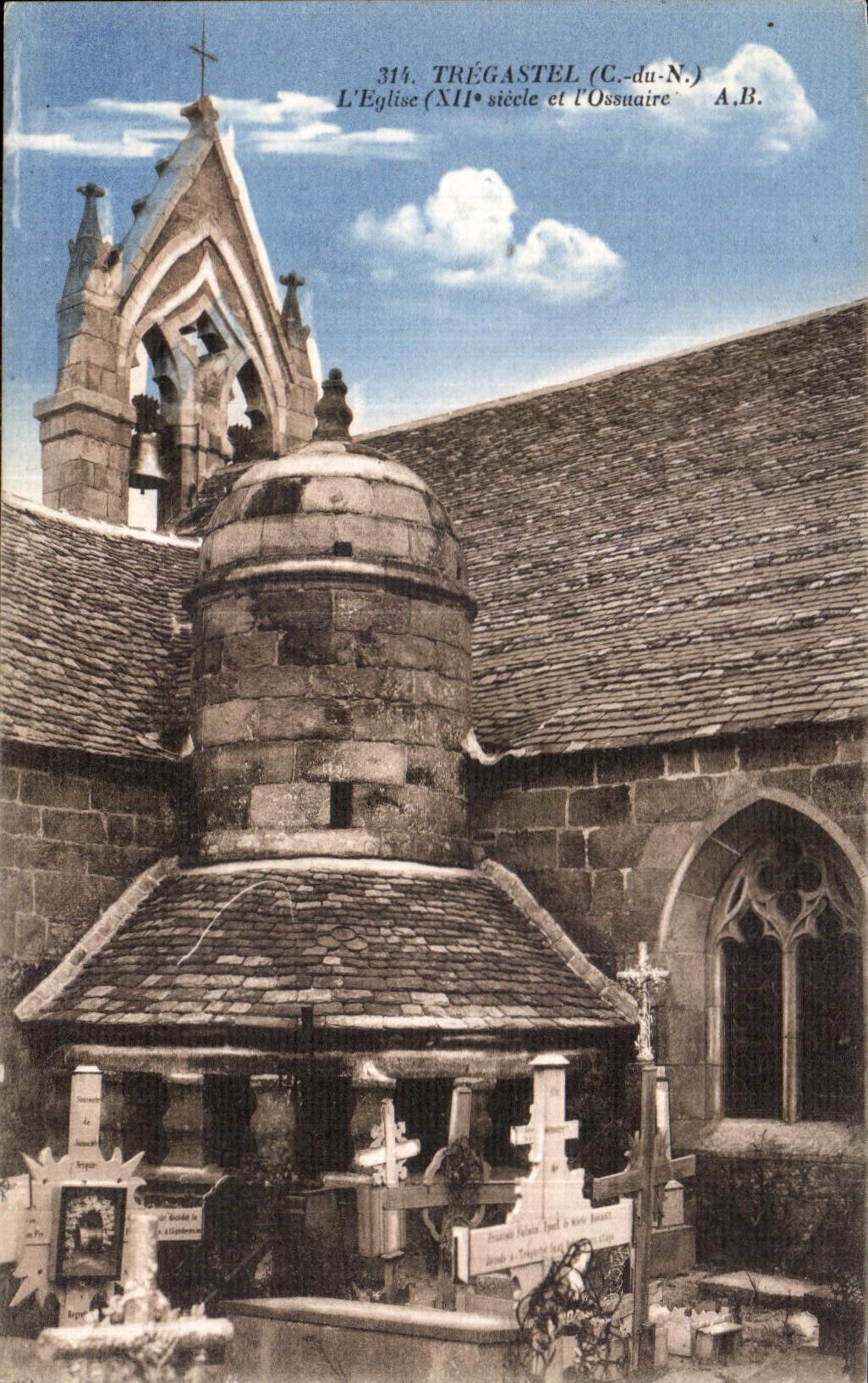 CPA Tregastel L Eglise et l Ossuaire