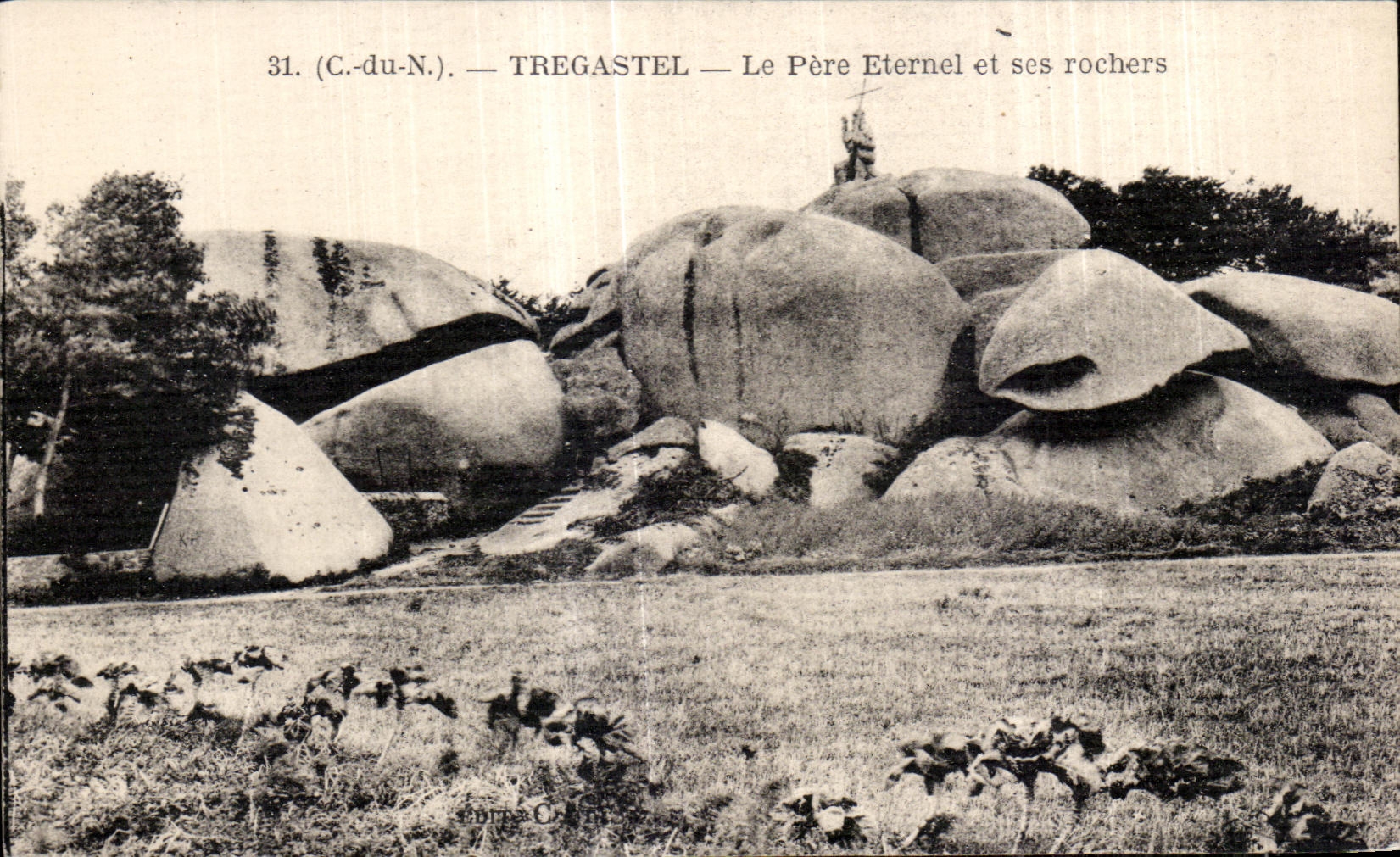 CPA Tregastel Le Pere Eternal et ses rochers