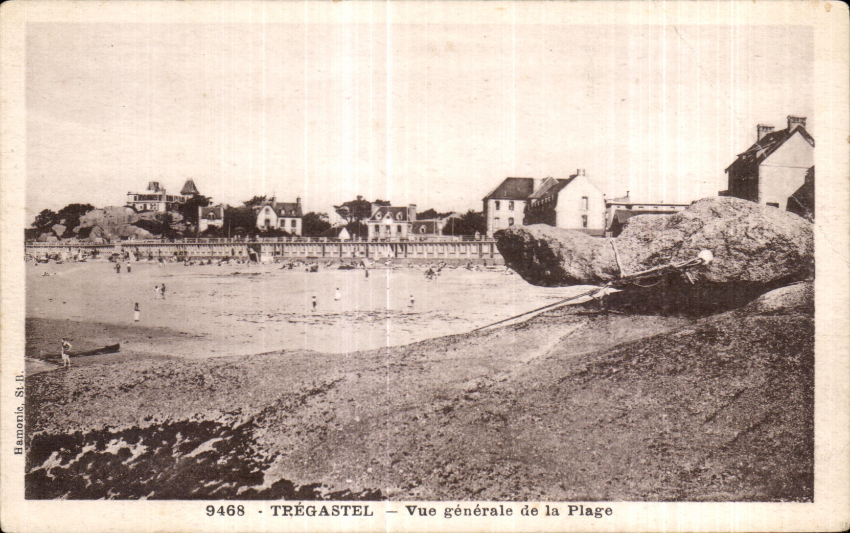CPA Tregastel Vue generale de la Plage