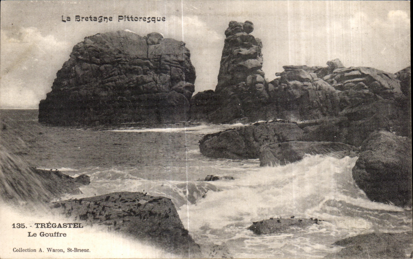 CPA Le Bretagne Pittoresque Tregastel Le Gouffre