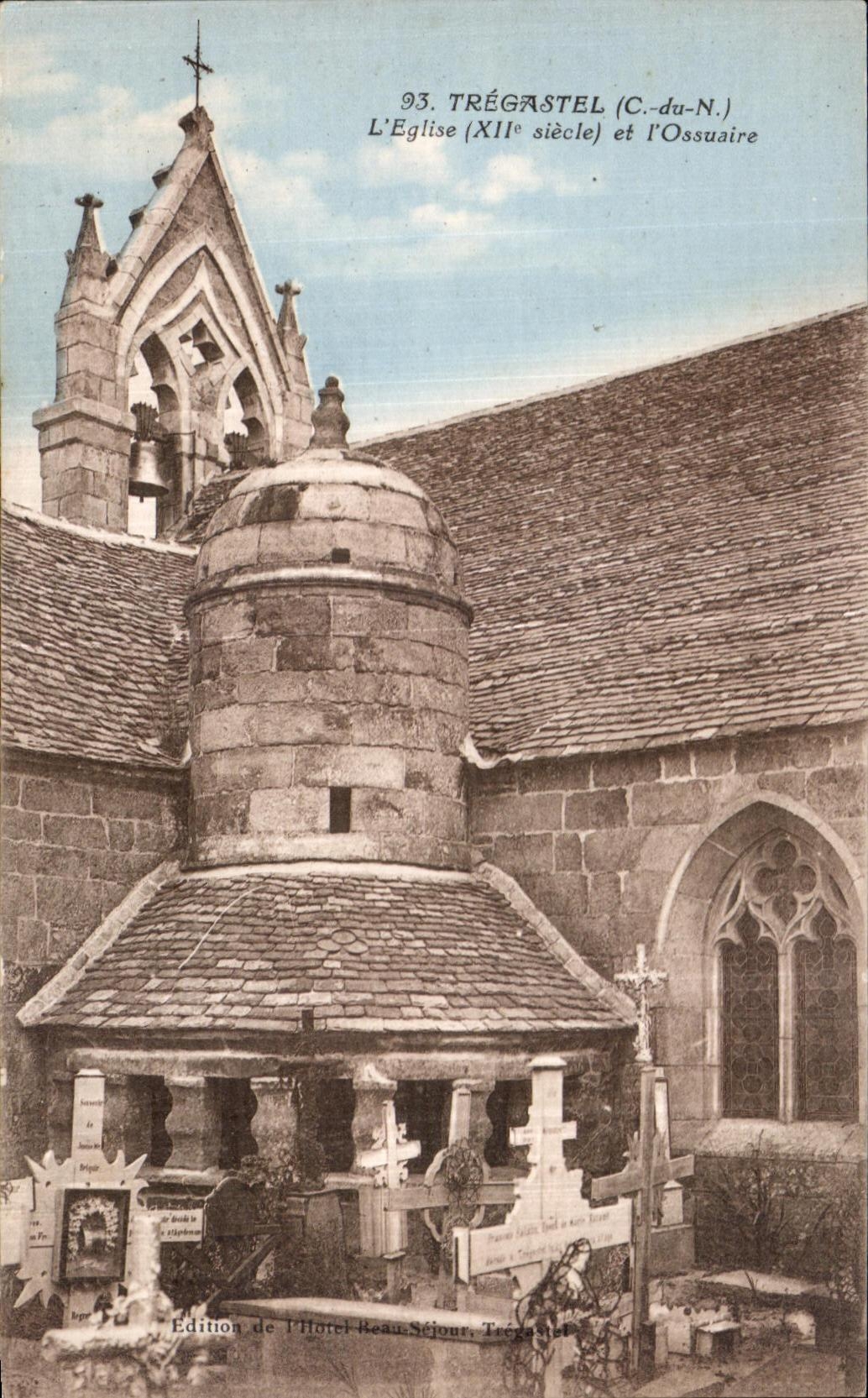 CPA Tregastel L Eglise et I Ossuaire
