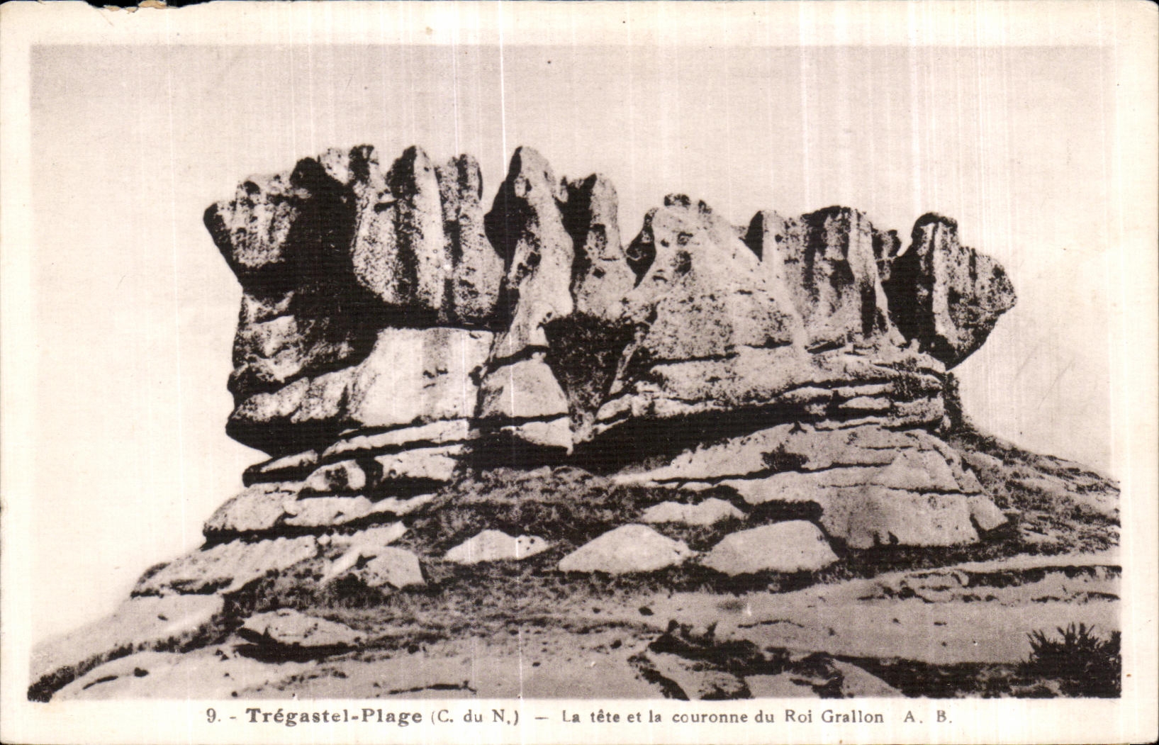 CPA Tregastel Plage La tete et la Couronne du Roi Grallon