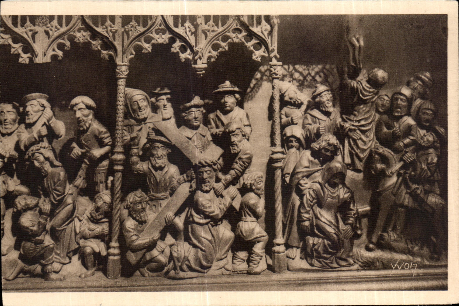 CPA Bretagne Treguier Chapelle du Duc Sepulture de Jean V de Bretagne Motifs en bois sculpte