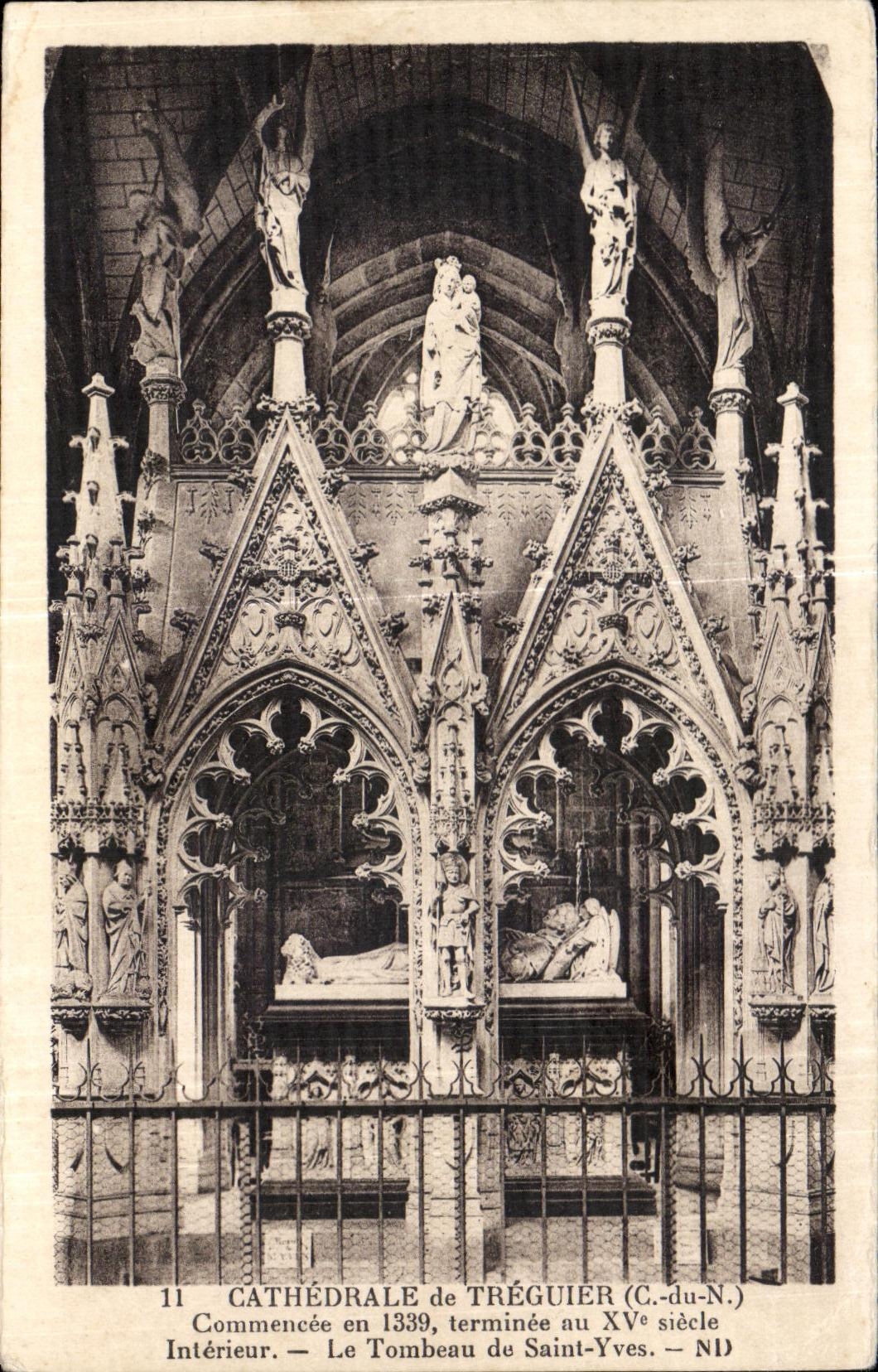 CPA Cathedrale de Treguier Commencee en 1339