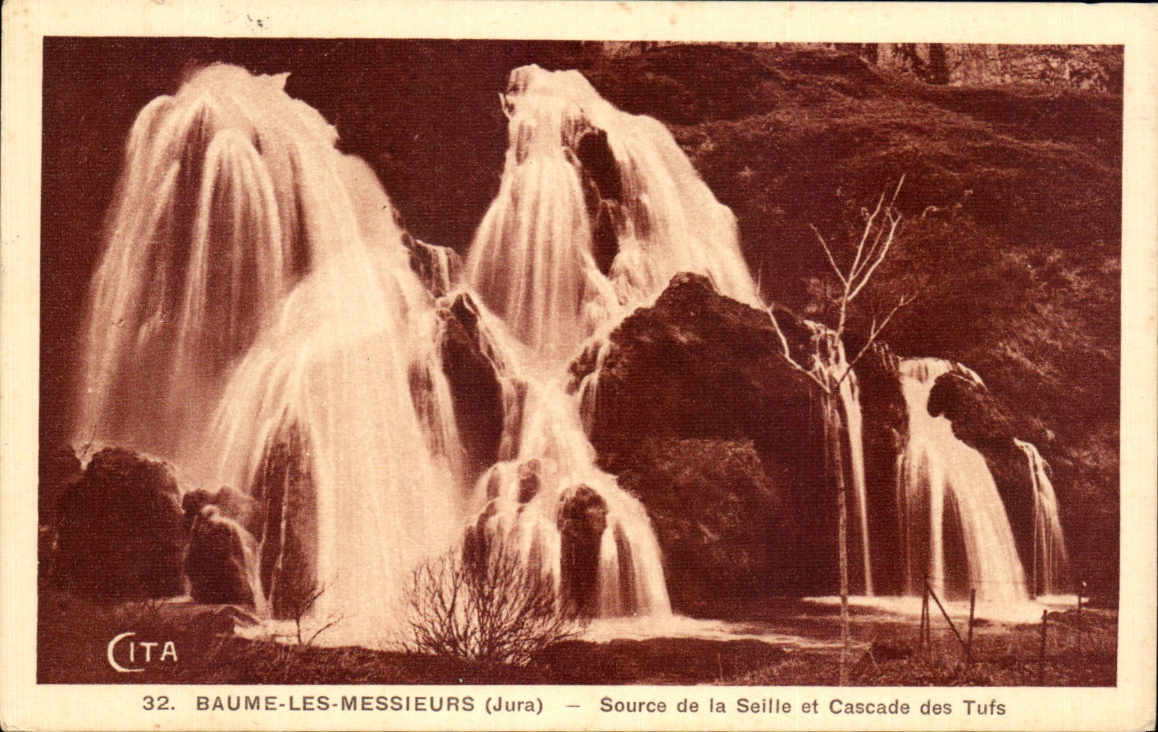 CPA Baume Les Messieurs Jura source de la Seille et Cascade des Tufs