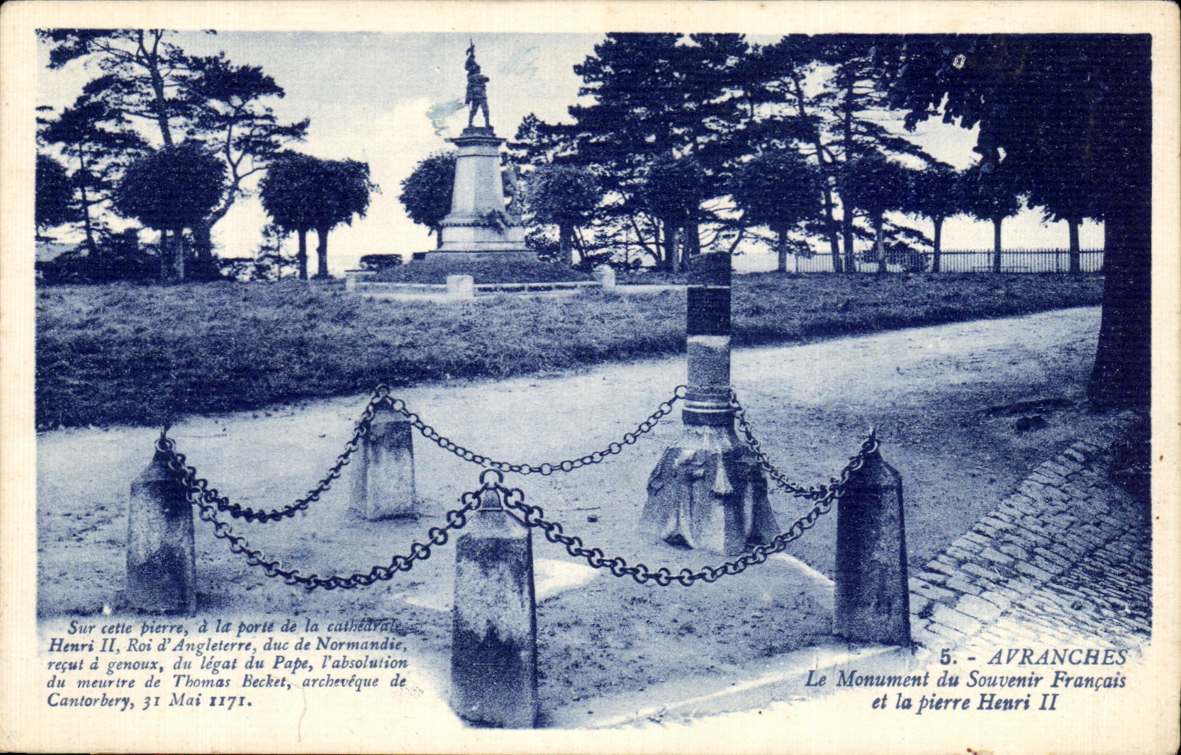 CPA Avranches el monumento de la memoria francesa y del Enrique de piedra II