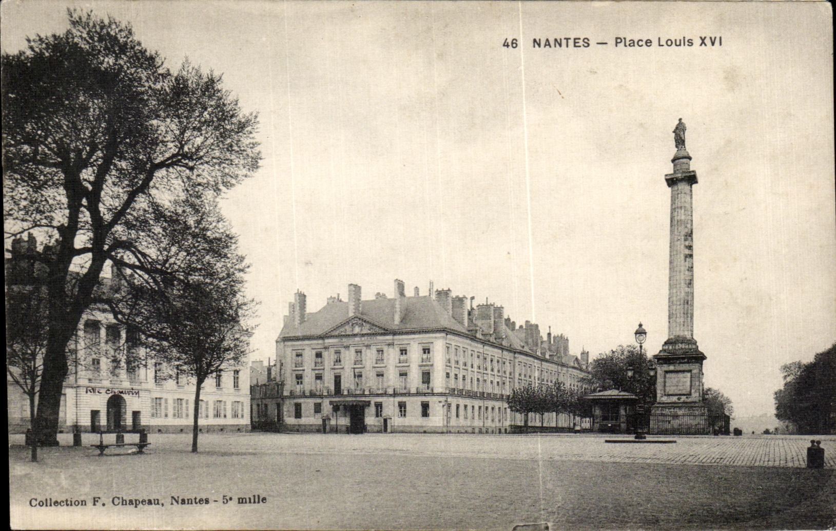CPA Nantes Places Louis XVI