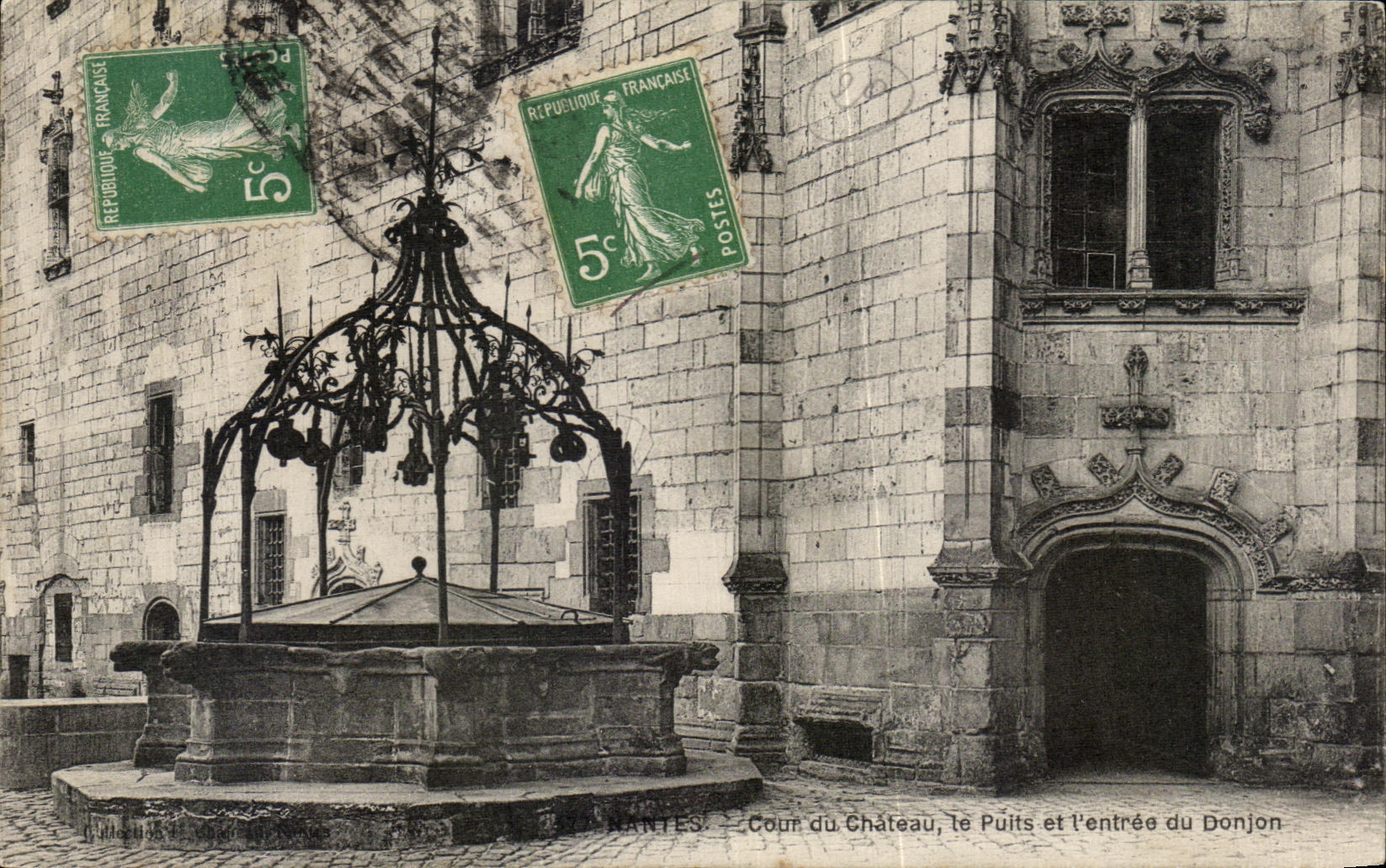 CPA Nantes Court of the Castle the Well and Entering of the keep