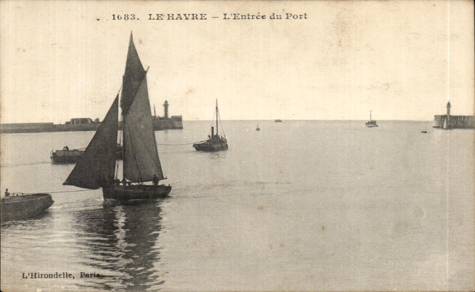 CPA Le Havre L Entree du Port Bateau