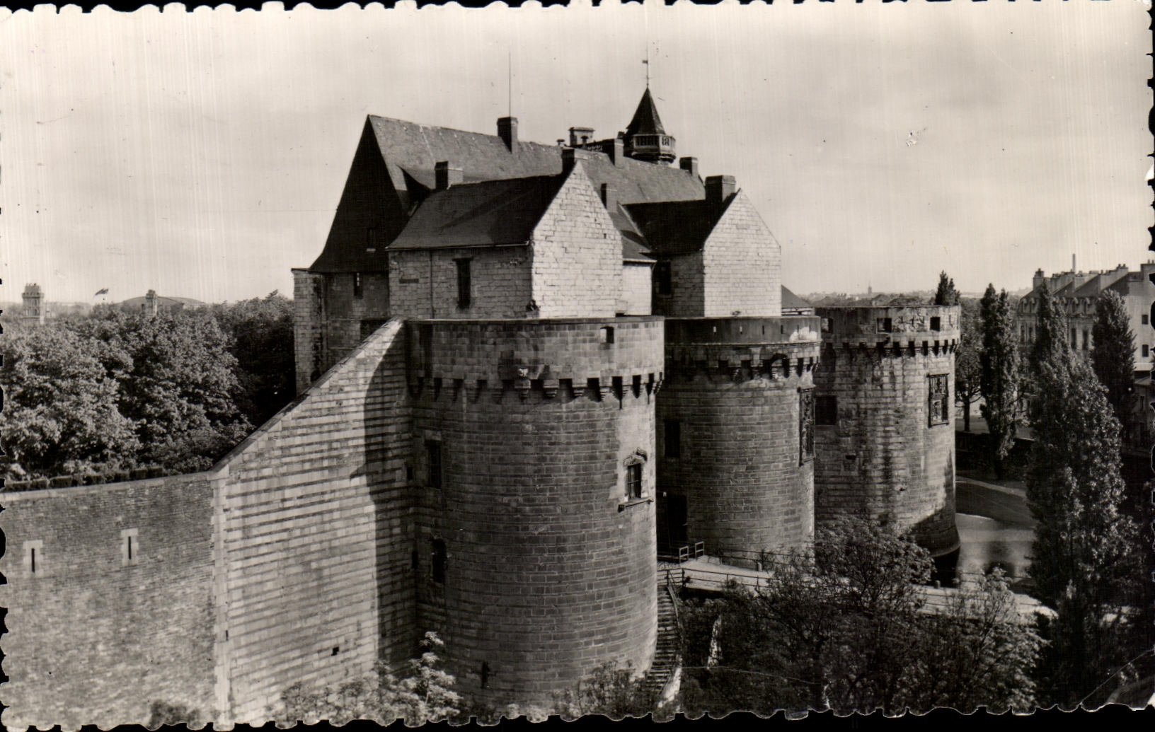 CPA Nantes Entrance of the Castle of the Duchess Anne