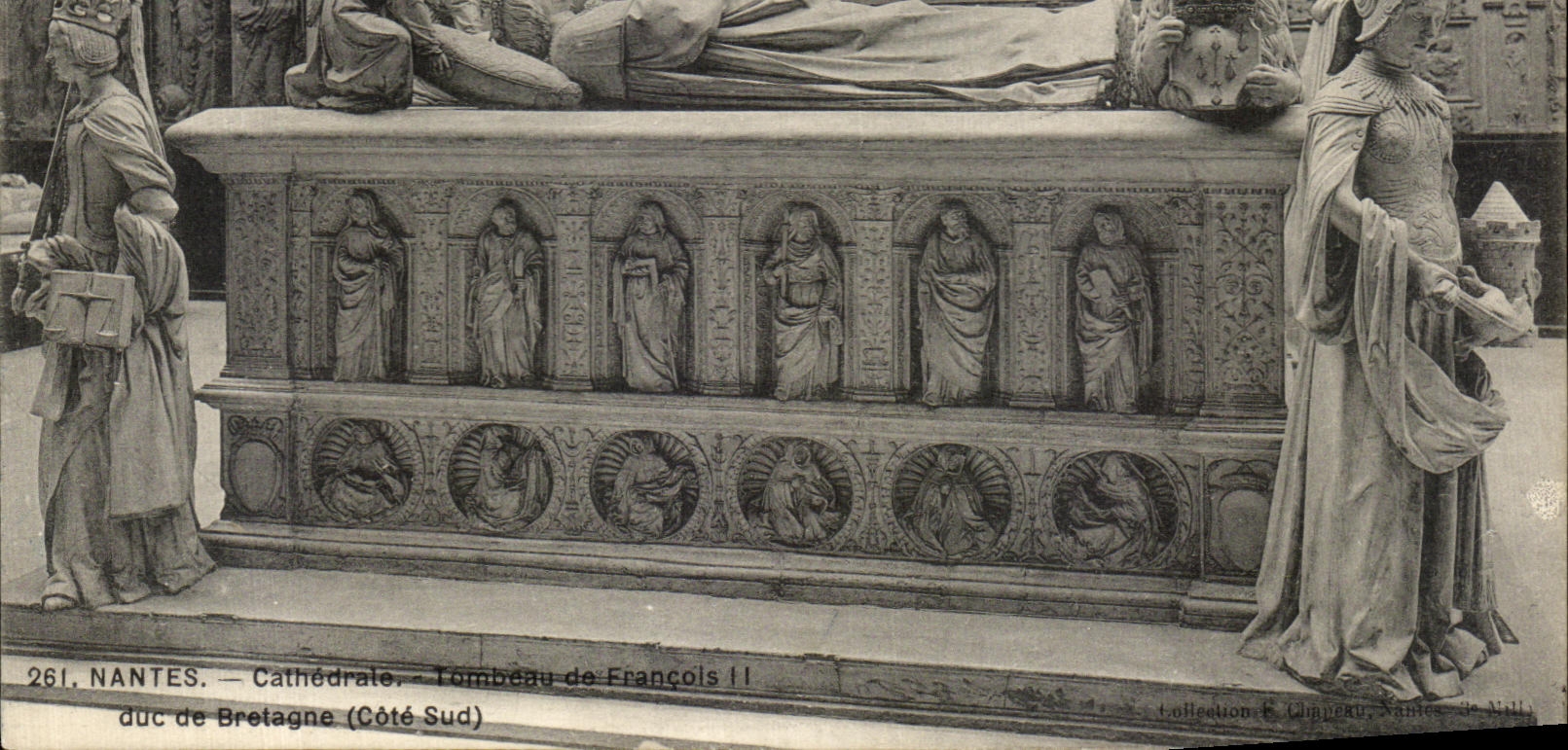 CPA Nantes Cathedral Tomb of Francois II duke of Brittany (Southern part) Lion
