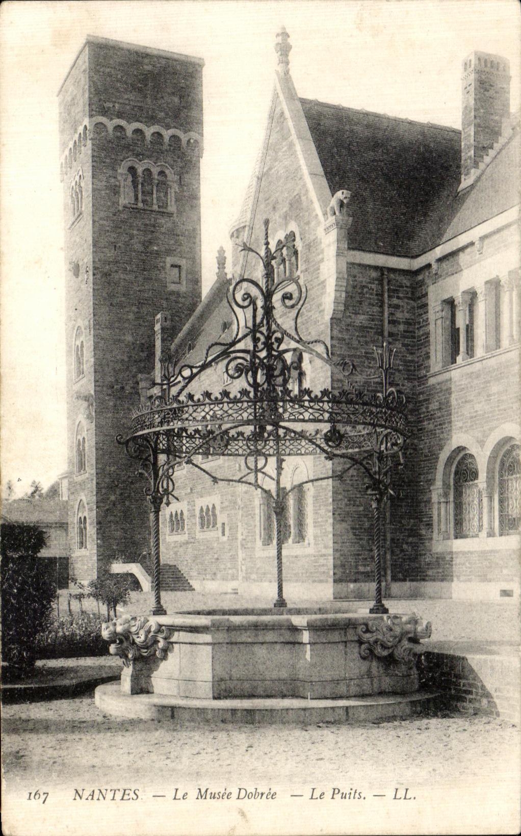 CPA Nantes the Dobree Museum the Well