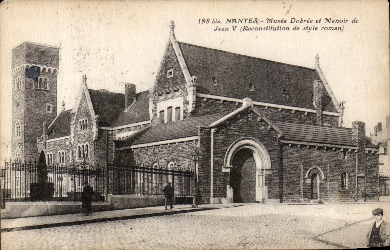 CPA Nantes Dobree Museum and Manoir of Jean V (Reconstitution of Romance style)