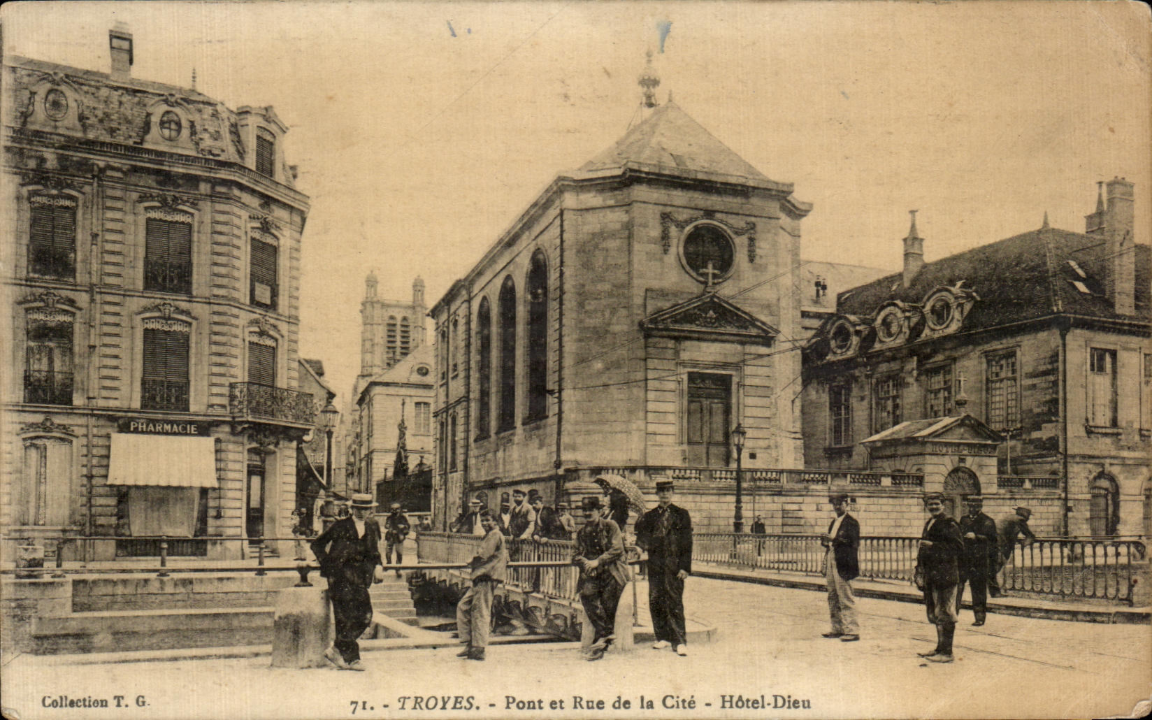 CPA Troyes Bridge and Rue of the ISCEHotel God