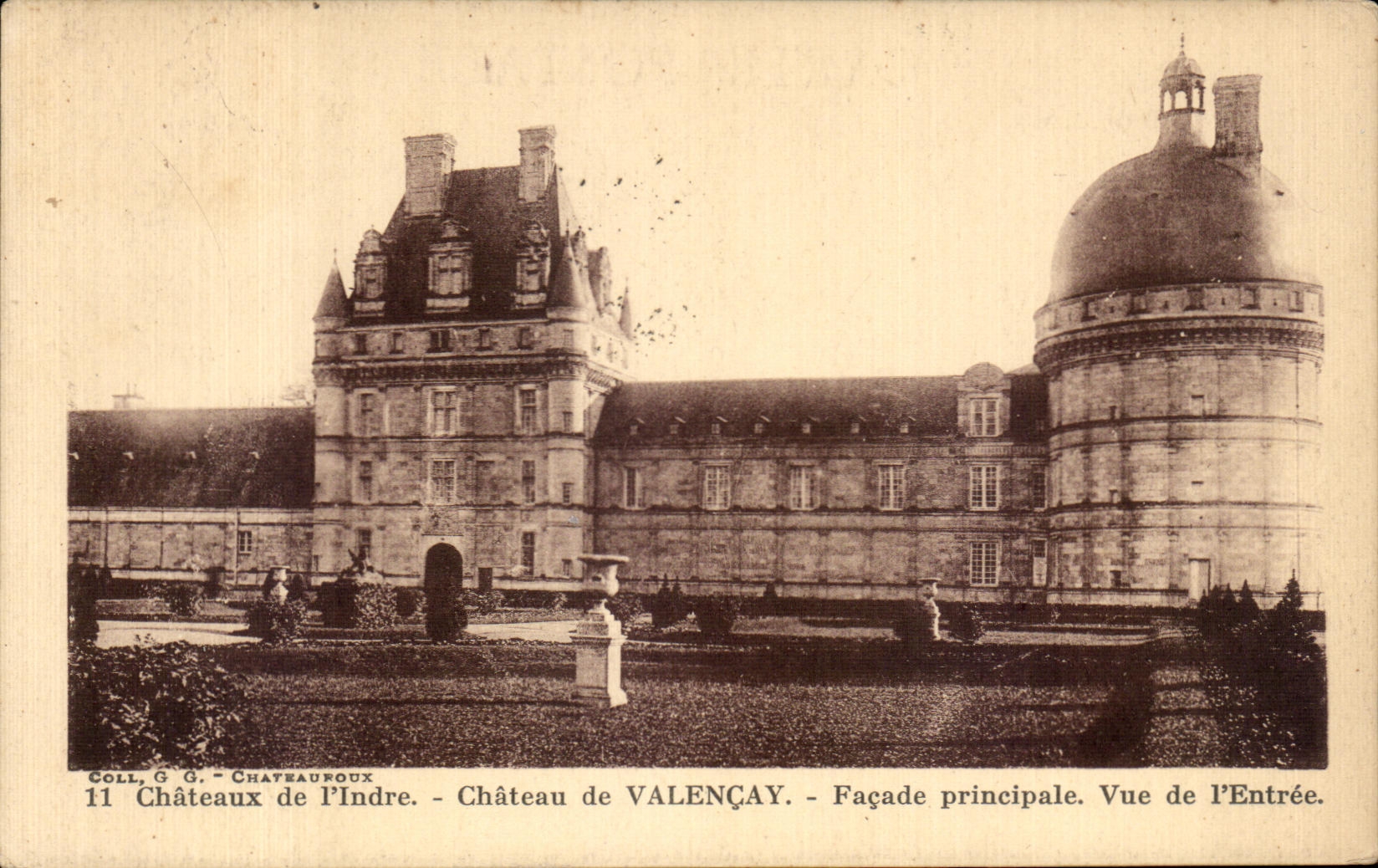 CPA Chateaux de I Indre Chateau de Valencay Facade Principale Vue de I Entree