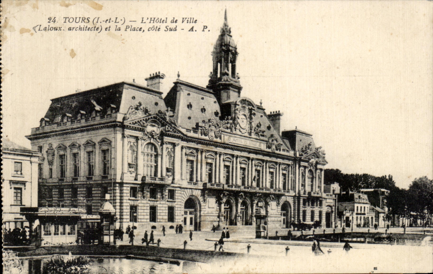 CPA Tours Town hall Laloux architect and the Place dimensions Southern