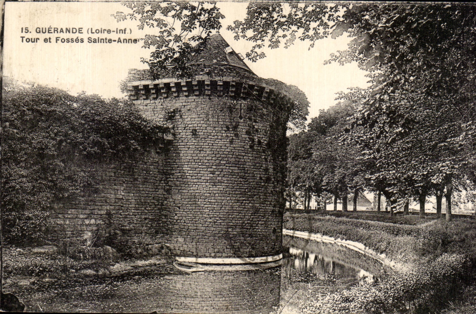 CPA Guerande (Loire Inf) Tour et Fosses Sainte Anne