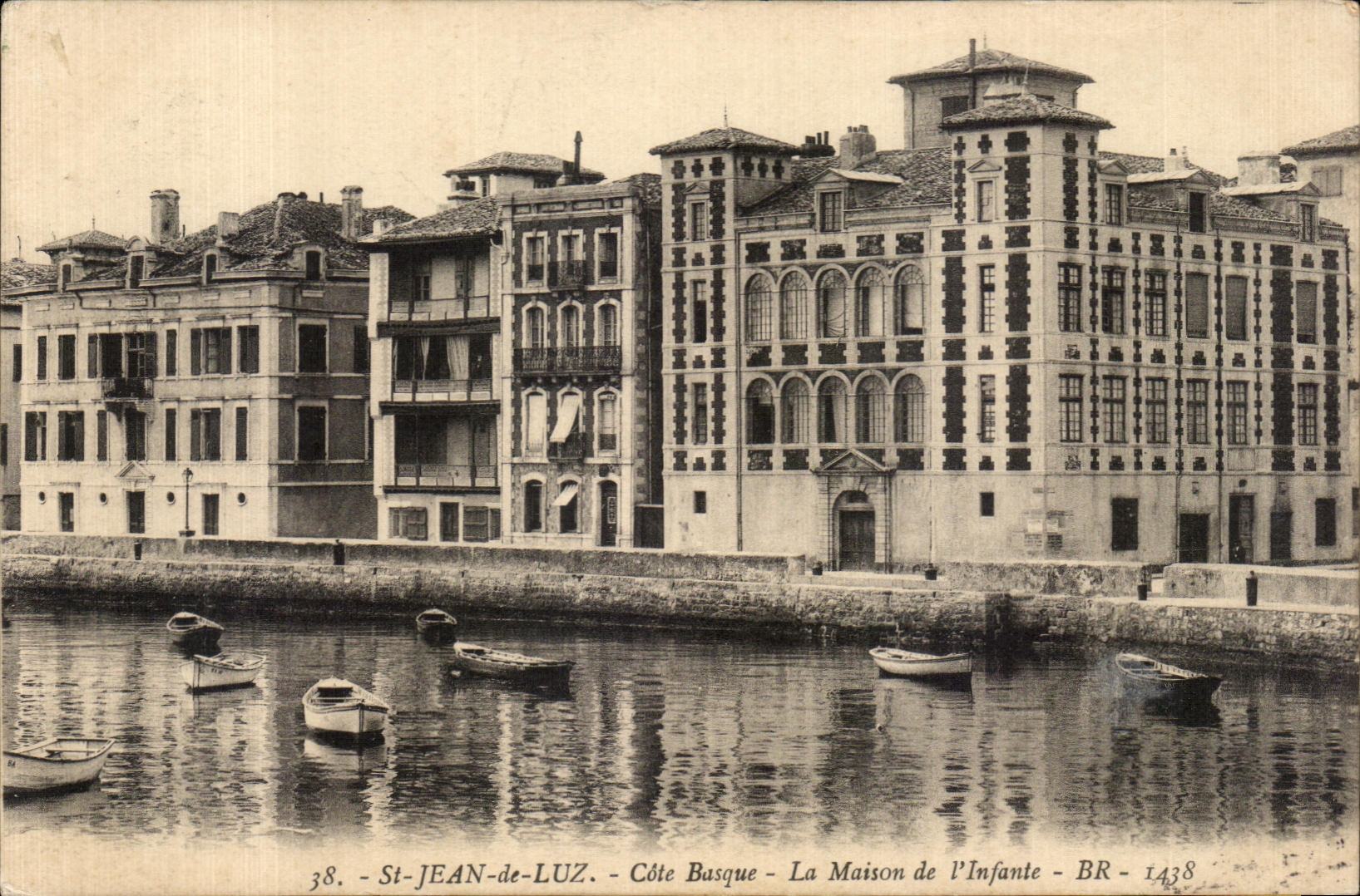CPA St Jean de Luz cote Basque La Maison de l Infante