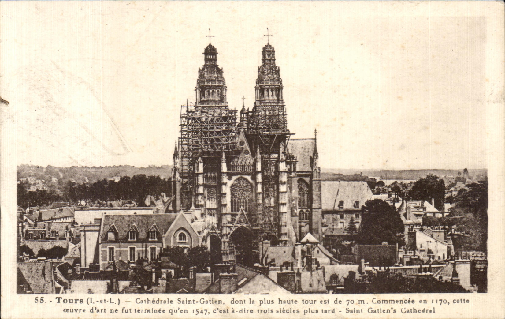 CPA Tours Cathedral Saint Gatien whose highest tower is of Commencee in this ceuvre art was not teensiee qu out of C