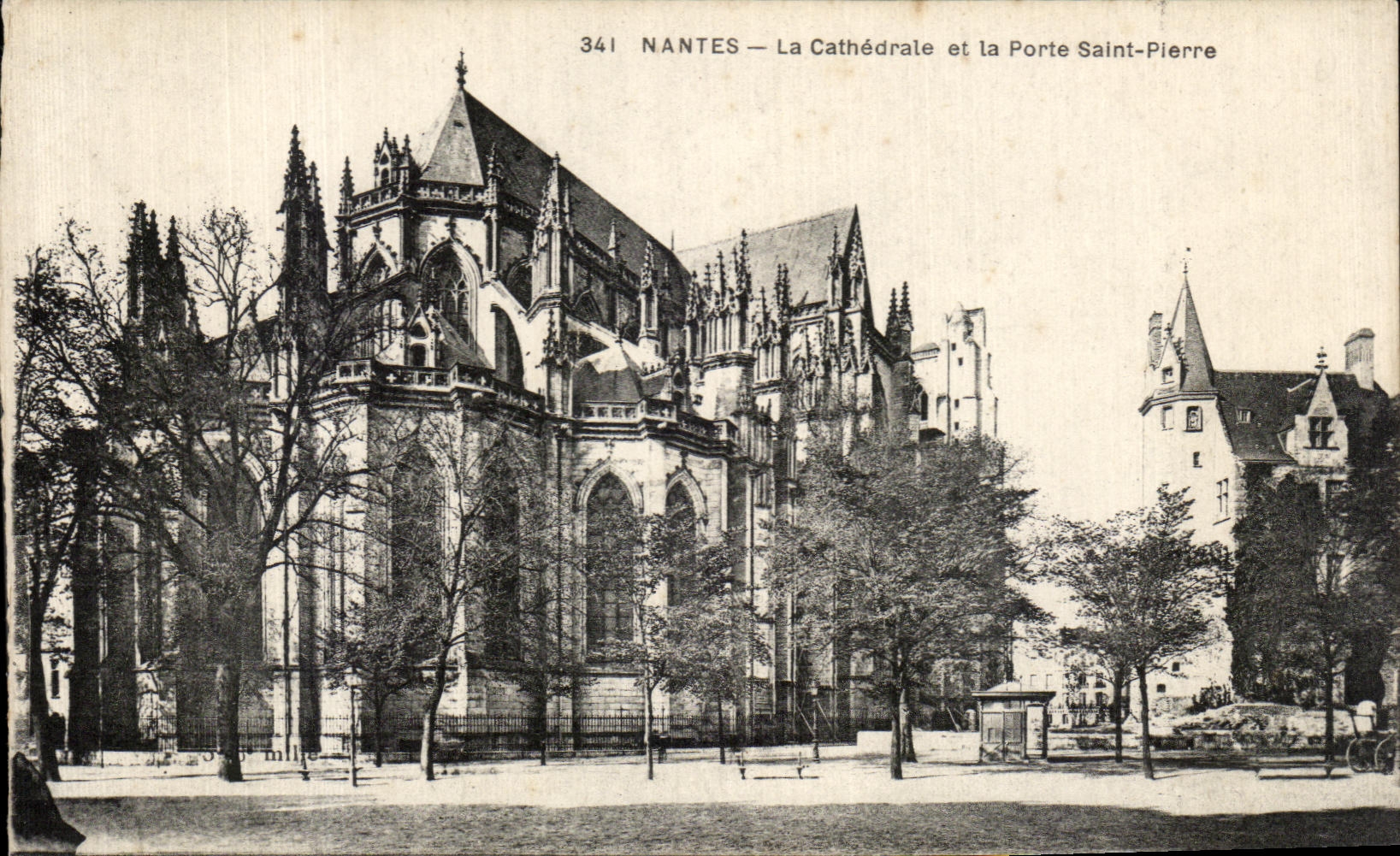 CPA Nantes the cathderale and the Gate Pierre Saint