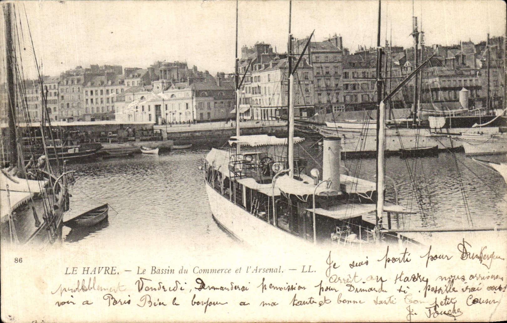 CPA Le Havre Le Bassin du Commerce et I Arsenal Bateaux