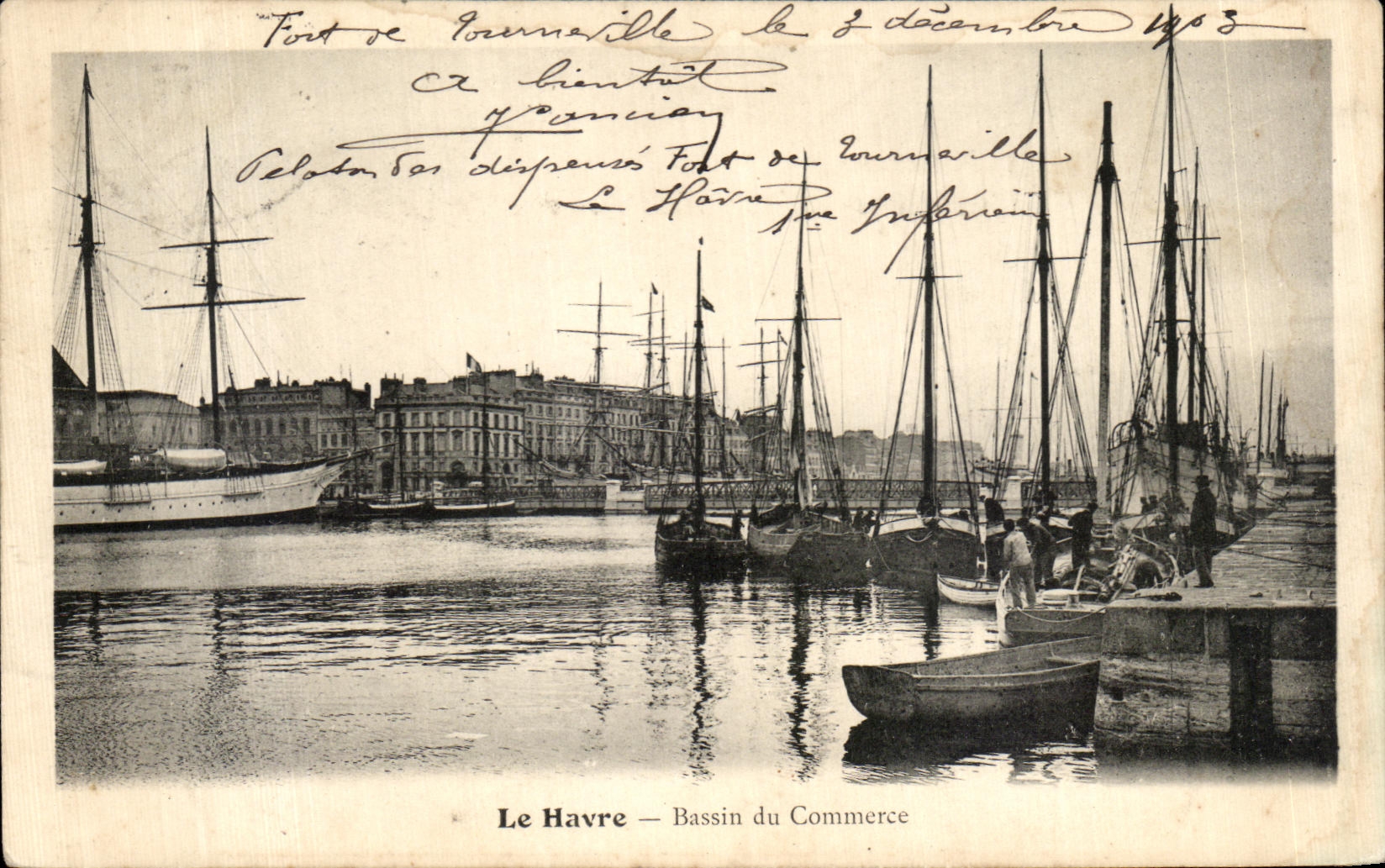 CPA Le Havre Le Bassin du Commerce Bateaux 