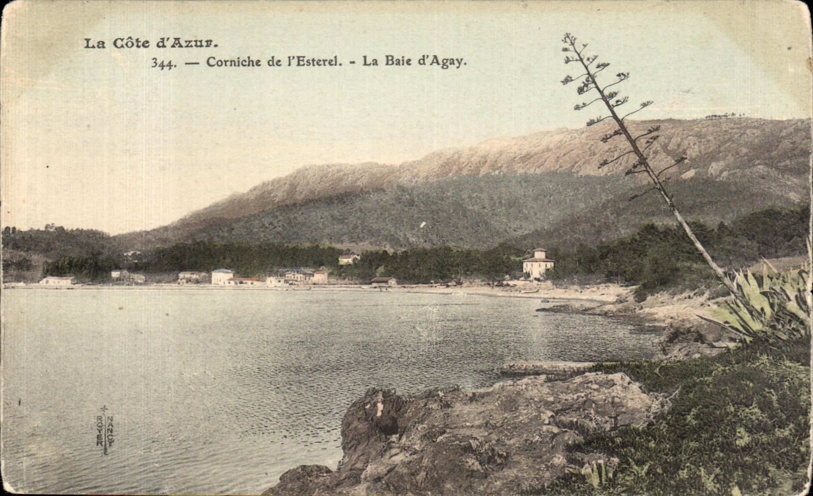 CPA La Cote d Azuy Corniche de L Esterel La Baie d Agay