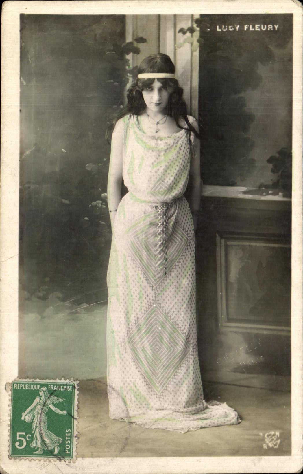 CPA Ludy Fleury Fantaisie Femme